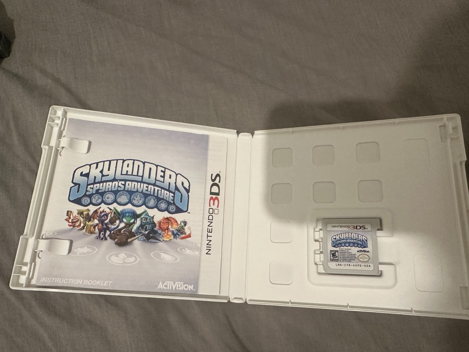 Skylanders spyros adventure for the DS plus portal and instruction manual