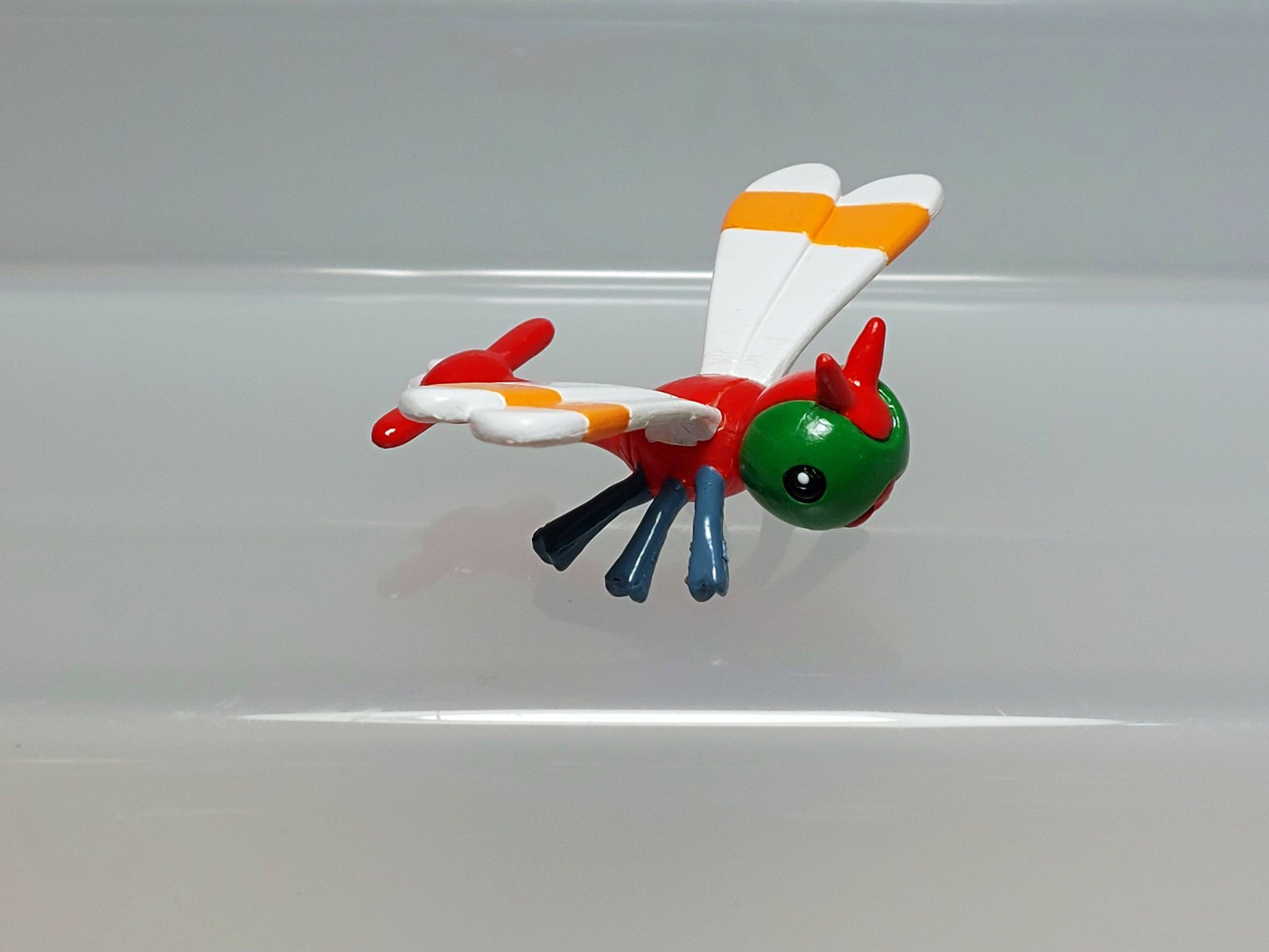 Yanma Pokemon Monster Collection Figure Tomy Japan R09 0.9in
