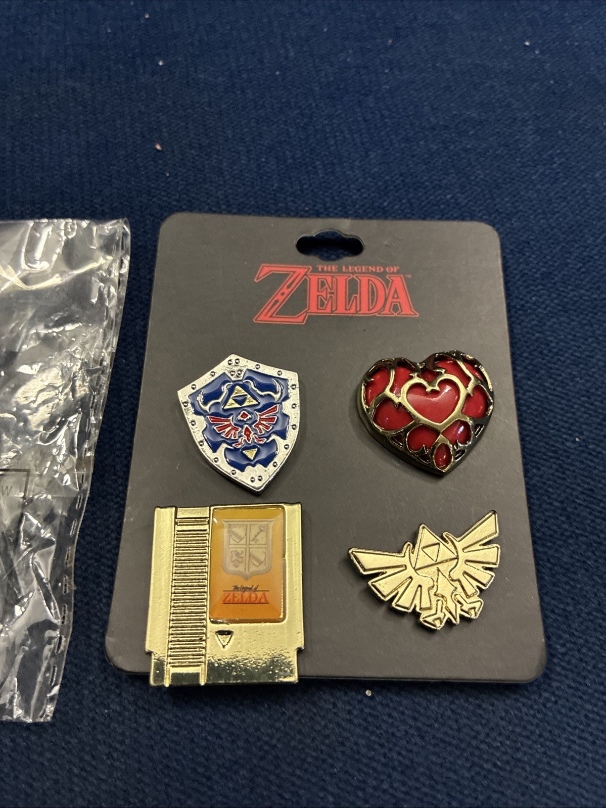 Legend of Zelda 4 pc Pin Set Gold Cartridge Hylian Shield/Crest Heart Container