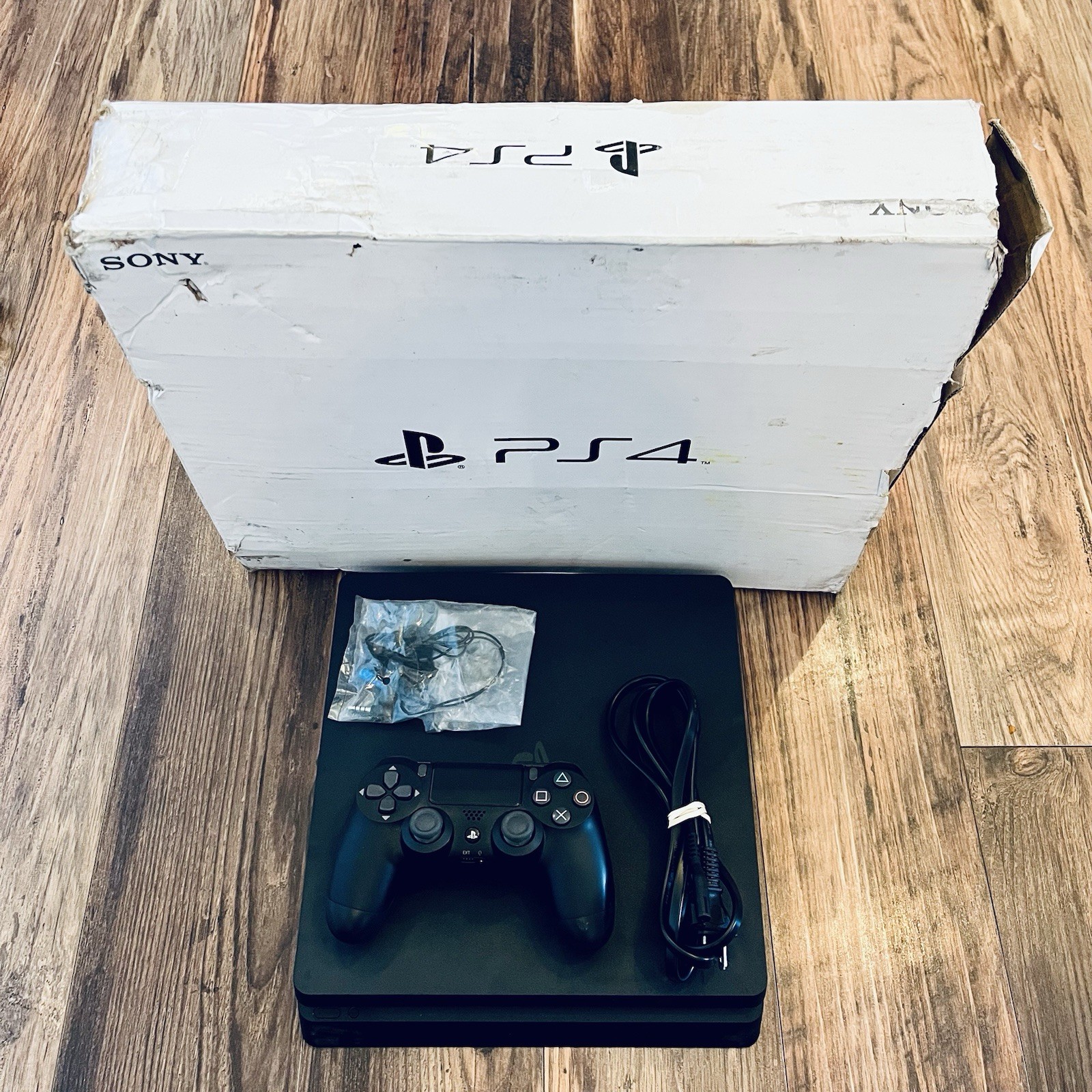 Sony PlayStation 4 Slim CUH-2215B 1TB Black Console Bundle w/ Box – SHIPS FREE!
