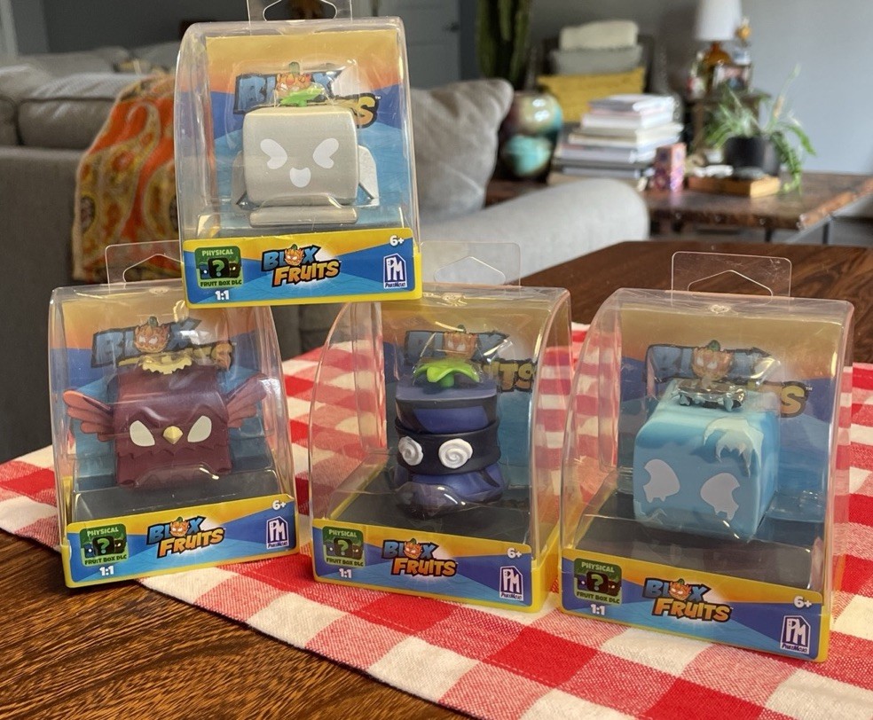 NEW PhatMojo Blox Fruits Collectibles Set of 4 Fruit Box DLC Physical Figures