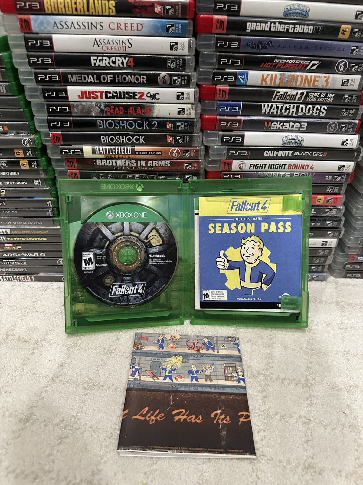 Fallout 4 (Microsoft Xbox One) Complete CIB Tested w Map