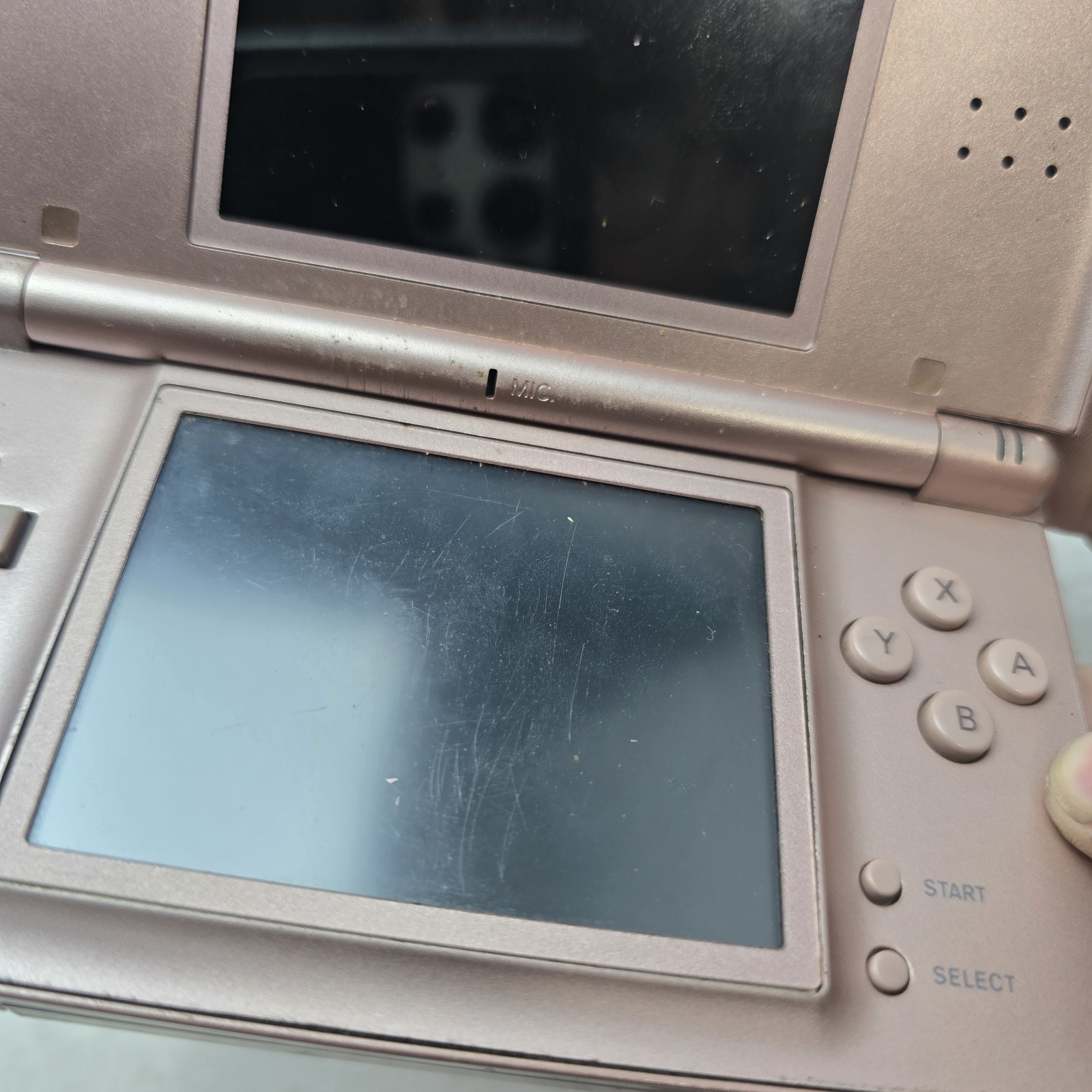 See Pics – Nintendo DS Lite – Metallic Rose