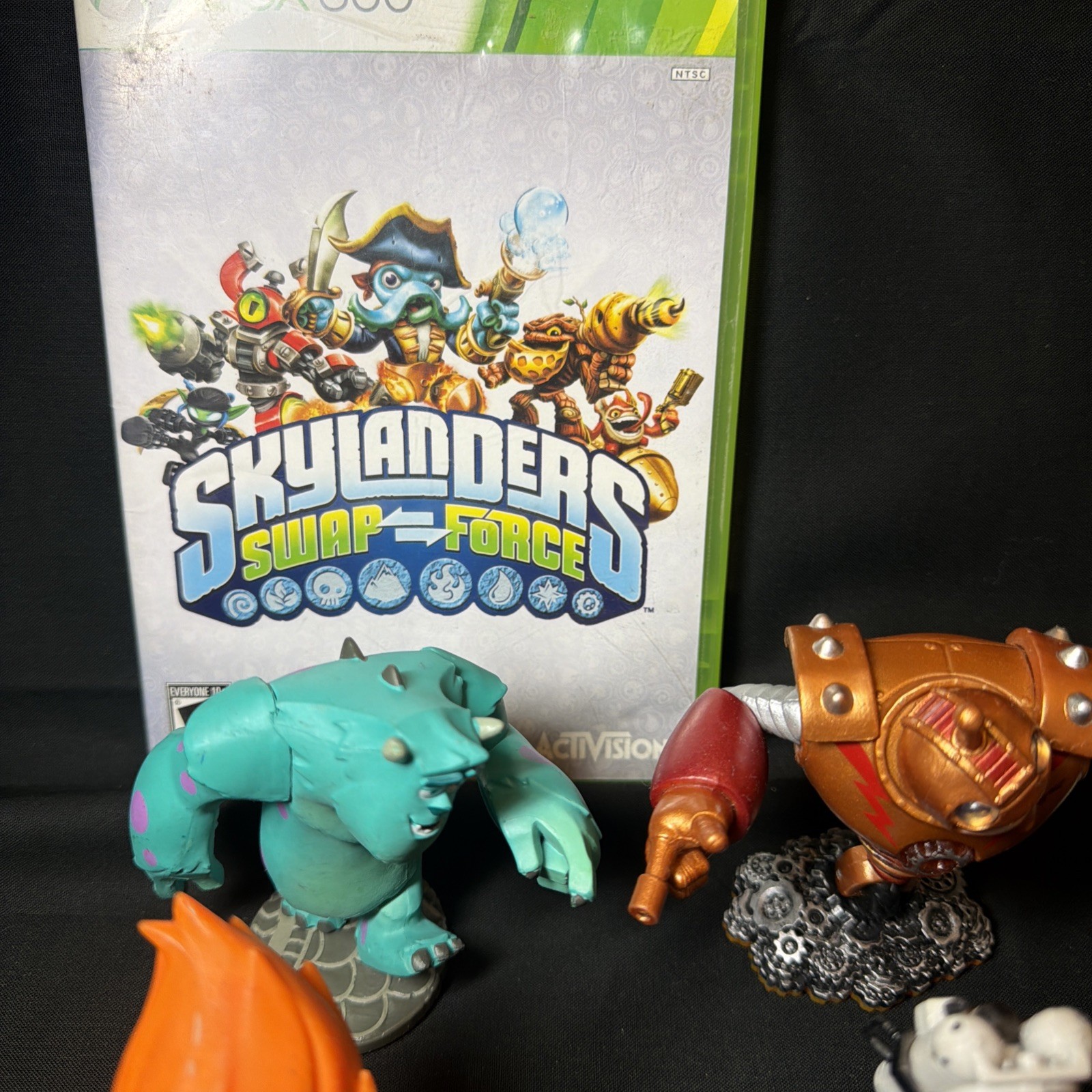 Skylanders Mixed Lot Of 35 Action Figure Toys+vehicles+2 Xbox Game DVDs
