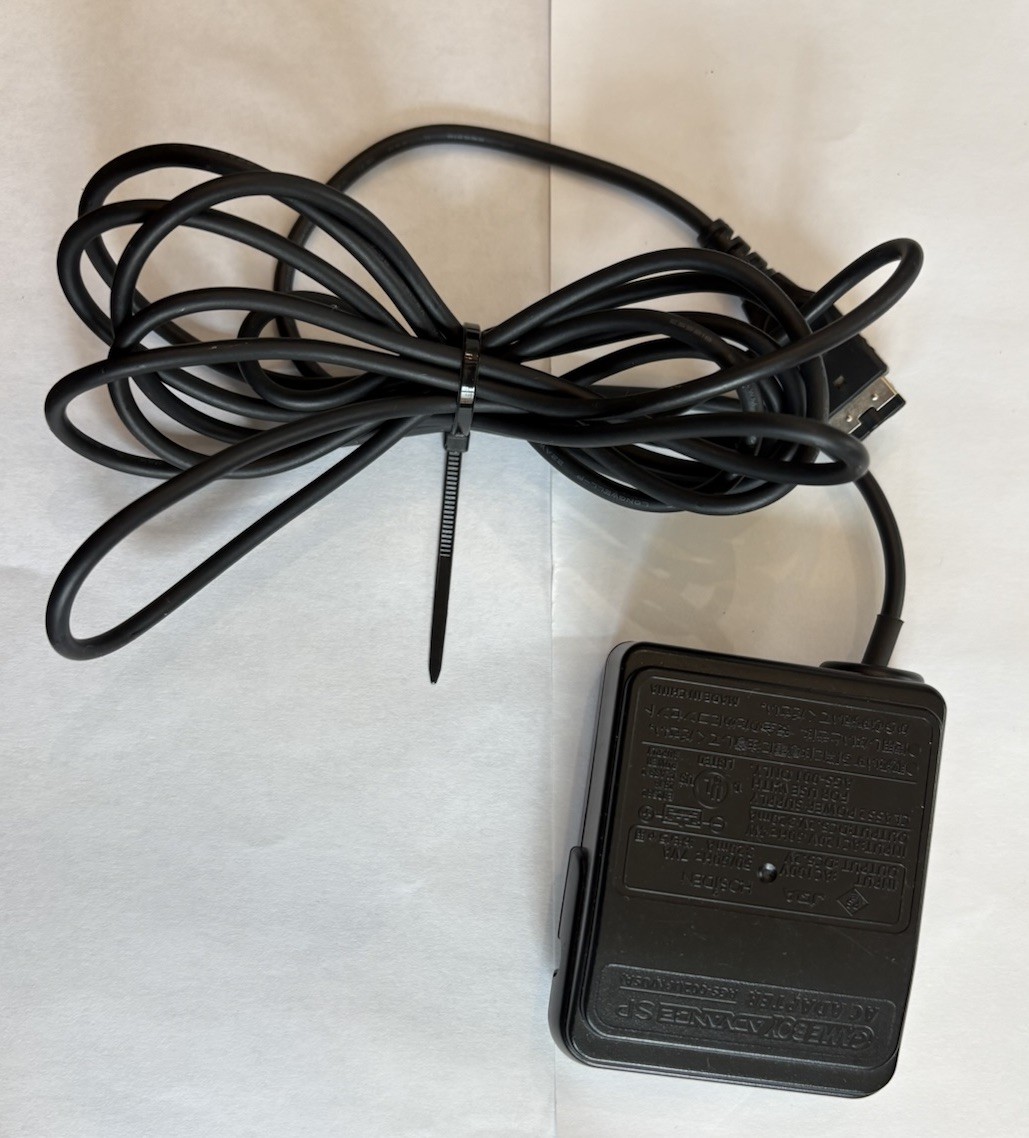 Nintendo Game Boy Advance SP AC Adapter Model: AGS-002(JPN/USA)