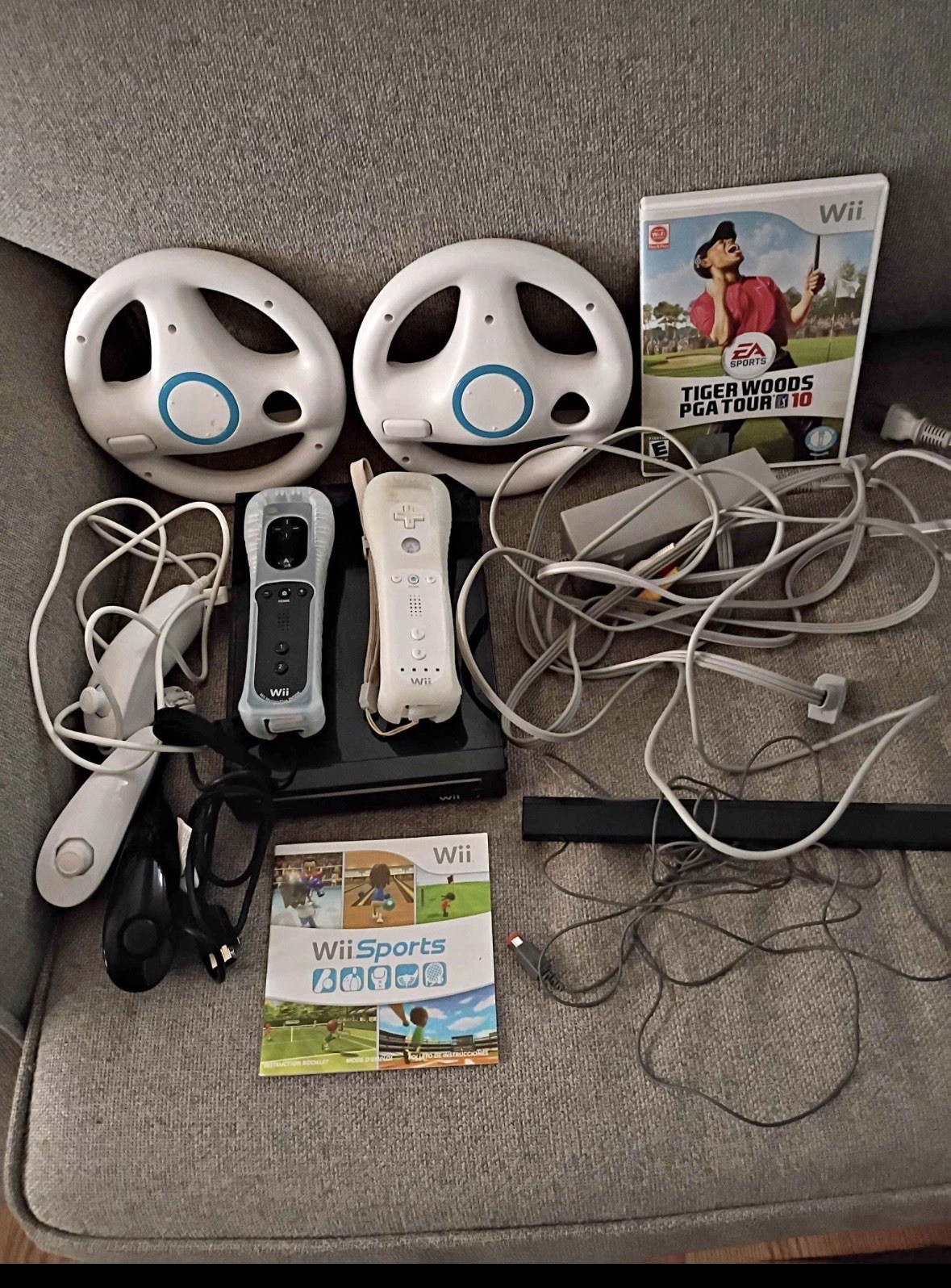Nintendo Wii Console Bundle w/ 2 Wii Remotes, Sensor Bar, Wheels & Games