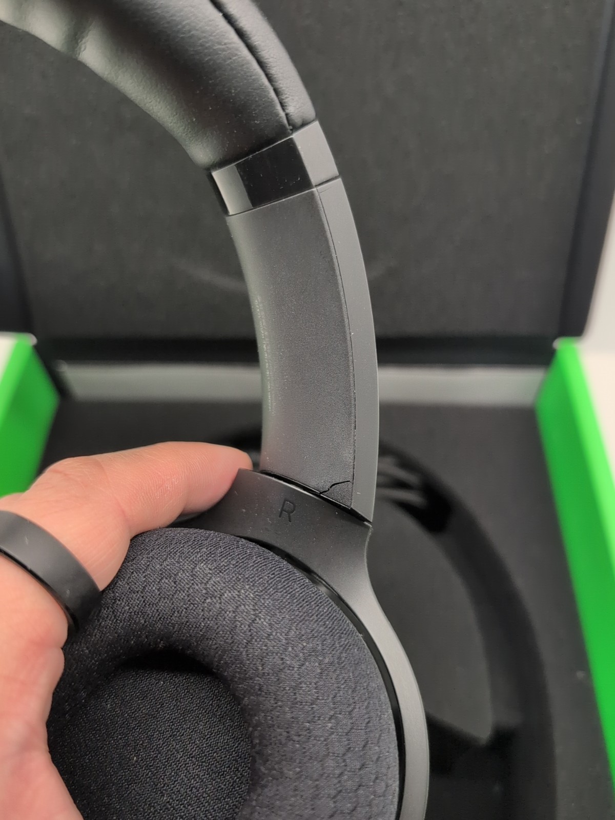 Razer Barracuda Wireless Multi-Platform Gaming & Mobile Headset With Box #2