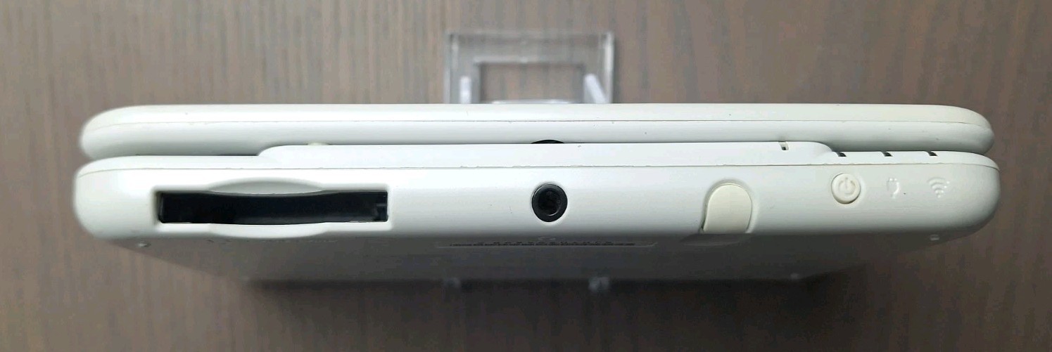 New Nintendo 3DS XL Pearl White | Charger + 32GB SD Card | REGION FREE