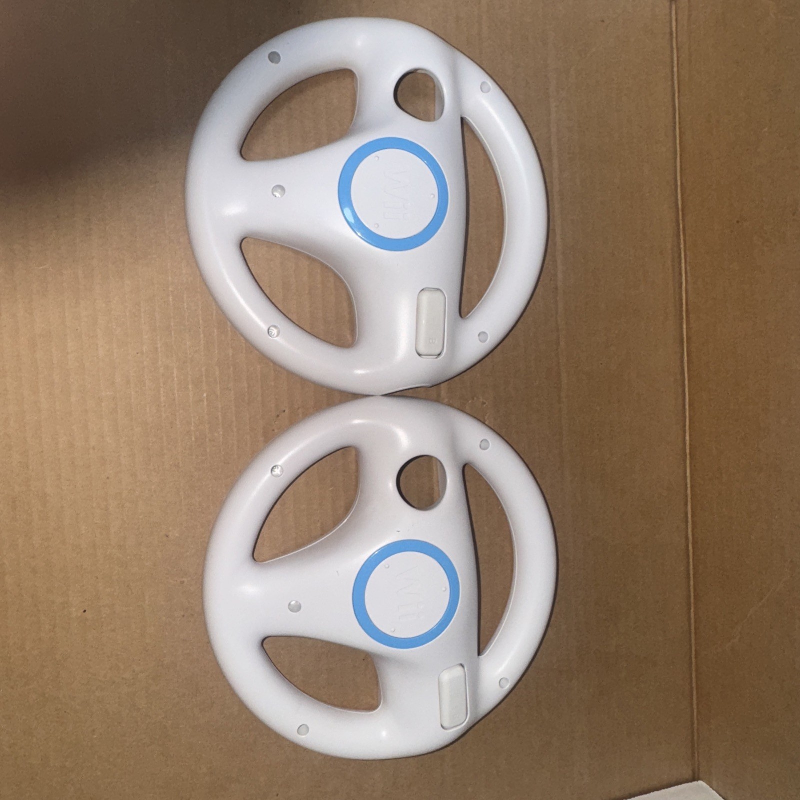 2 Official NINTENDO WII Mario Kart Racing Steering Wheels (RVL-024)