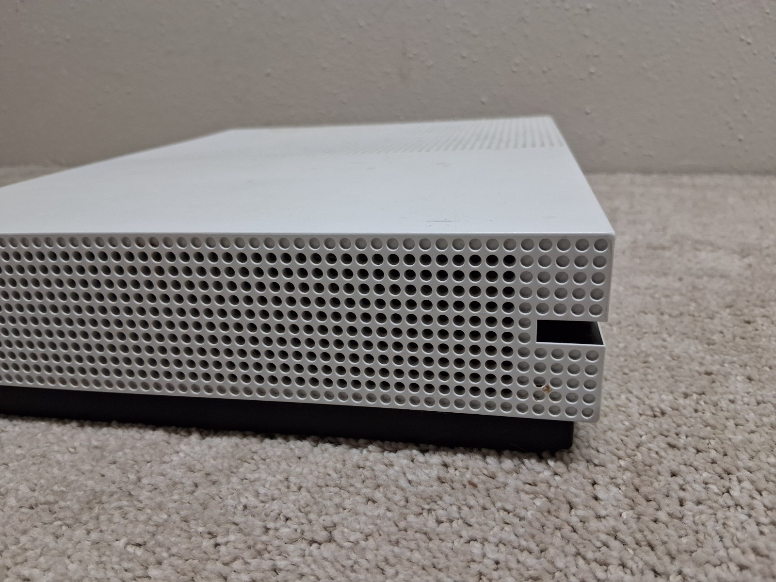 Microsoft Xbox One S White Model 1681 Powers On But HDMI Port Isn’t Working