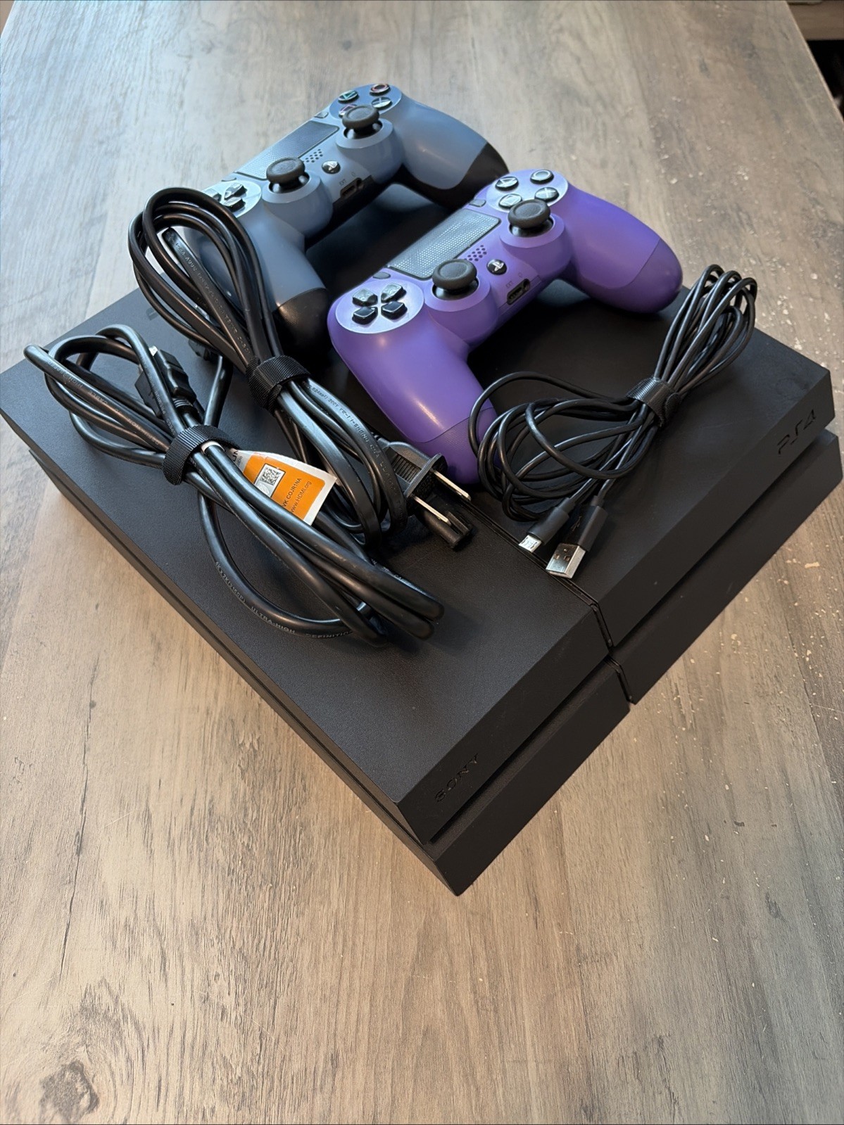 Sony PlayStation 4 | 2 Controllers | 500GB | CUH-1215A | Cables