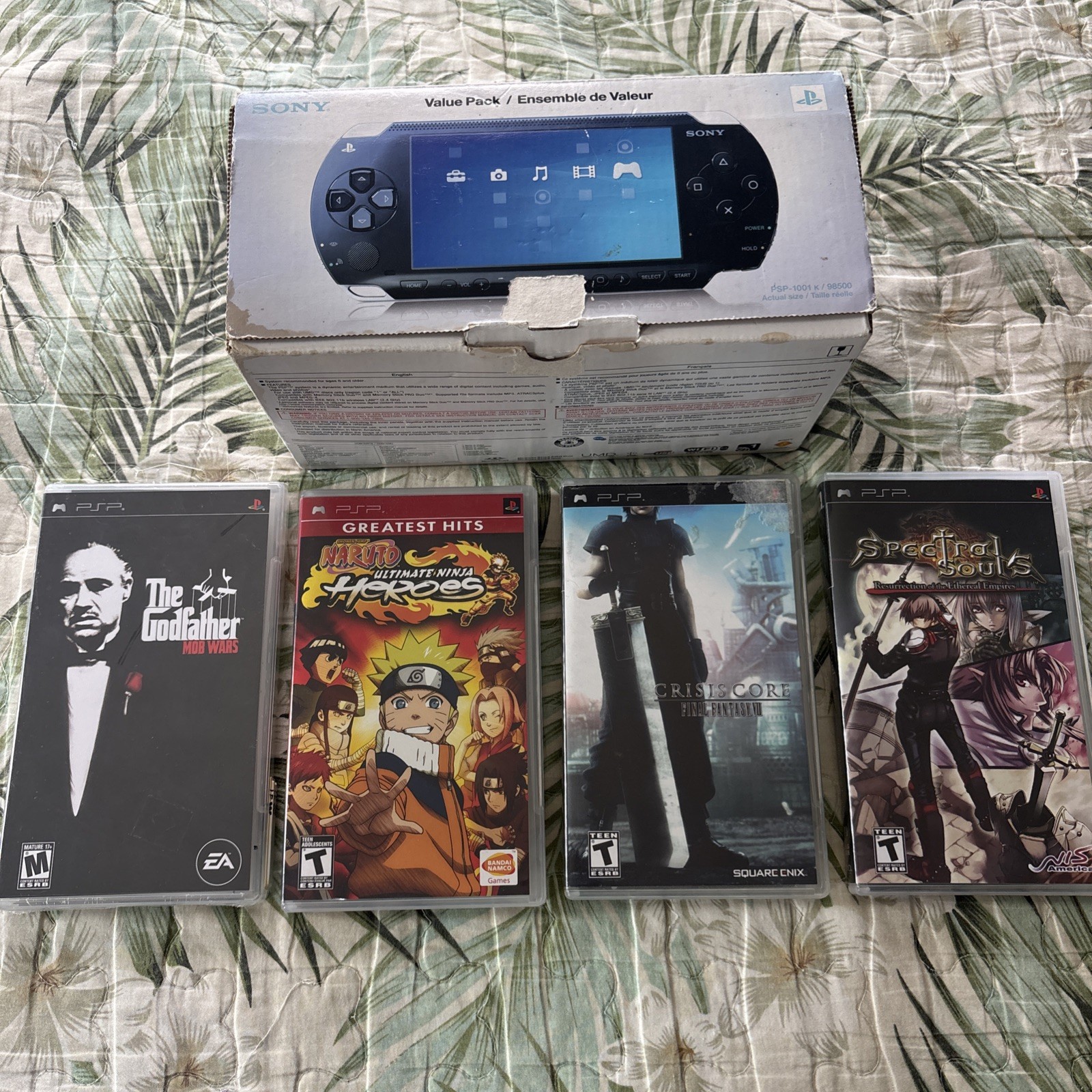 Sony PSP-1001 K Black Value Pack Handheld System New And Mint W/ Games Bundle