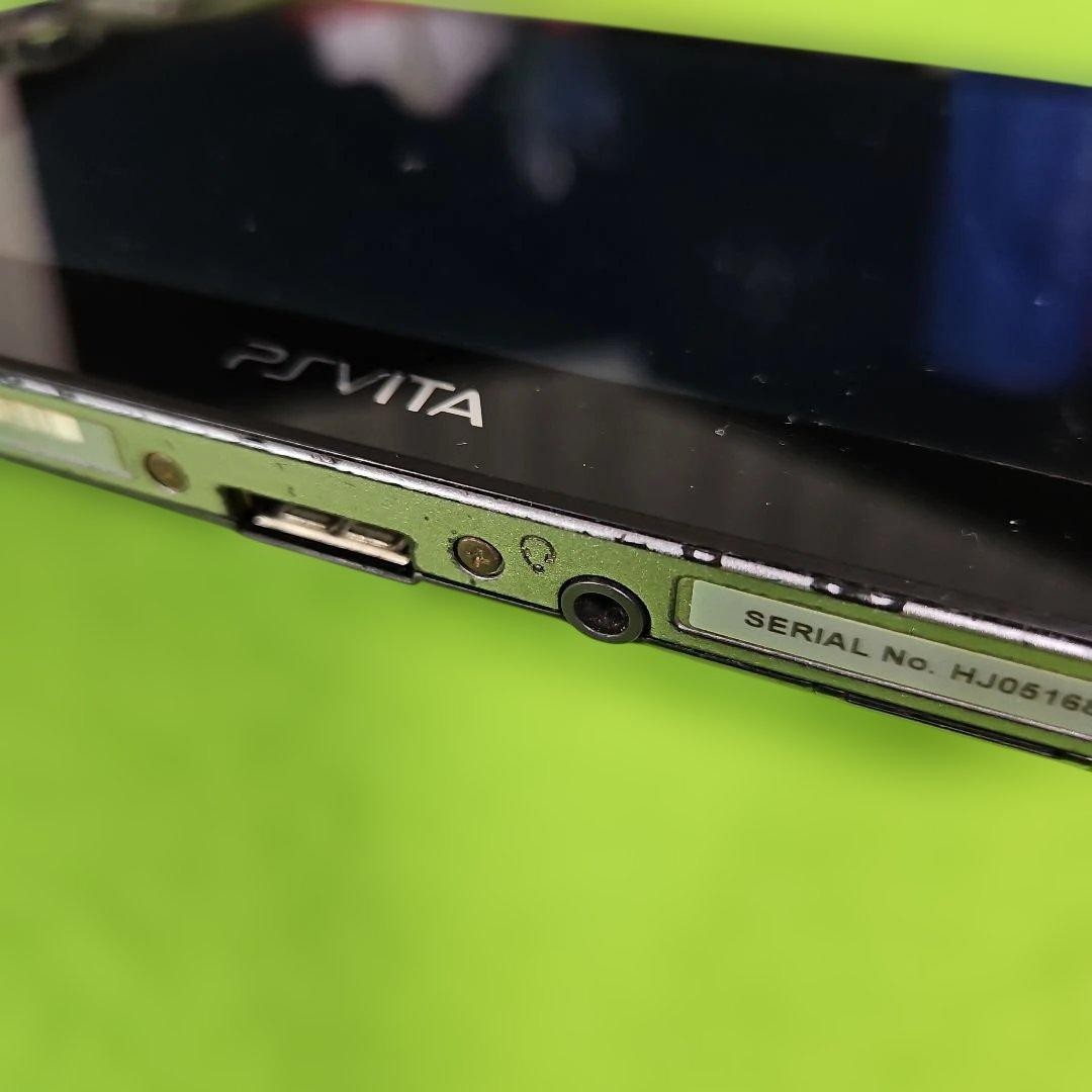 Sony PS Vita PCH-1000 Black Console Tested Screen Yellowing Japan