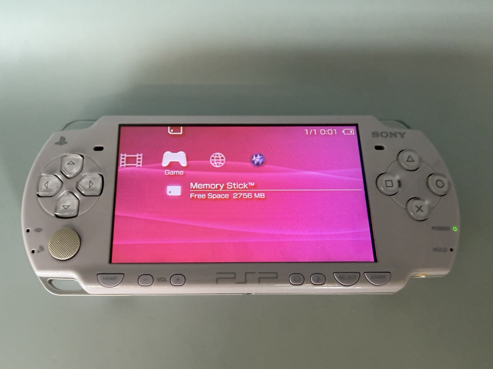 Sony PSP 2000 Console Lavender Purple – New Battery + 4GB Memory Card + Charger