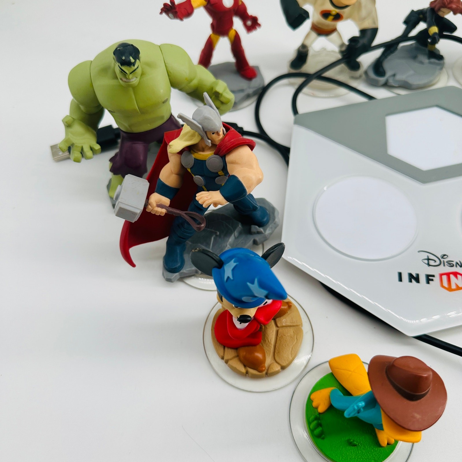 Disney Infinity Lot 13 Mickey Avengers Marvel Cars Thor Buzz Incredibles Portal