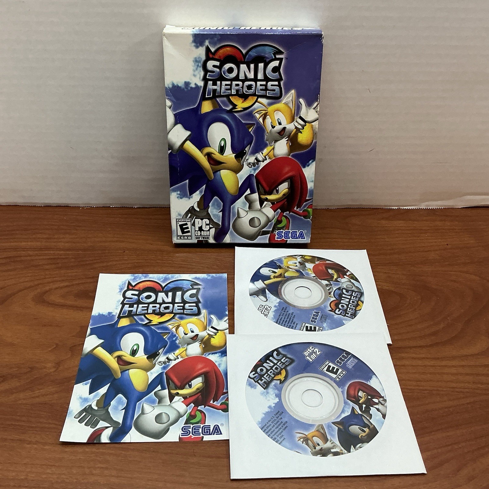 RARE BIG BOX! Sega Sonic Heroes PC Game 2004 COMPLETE Collectible Knuckles Tails