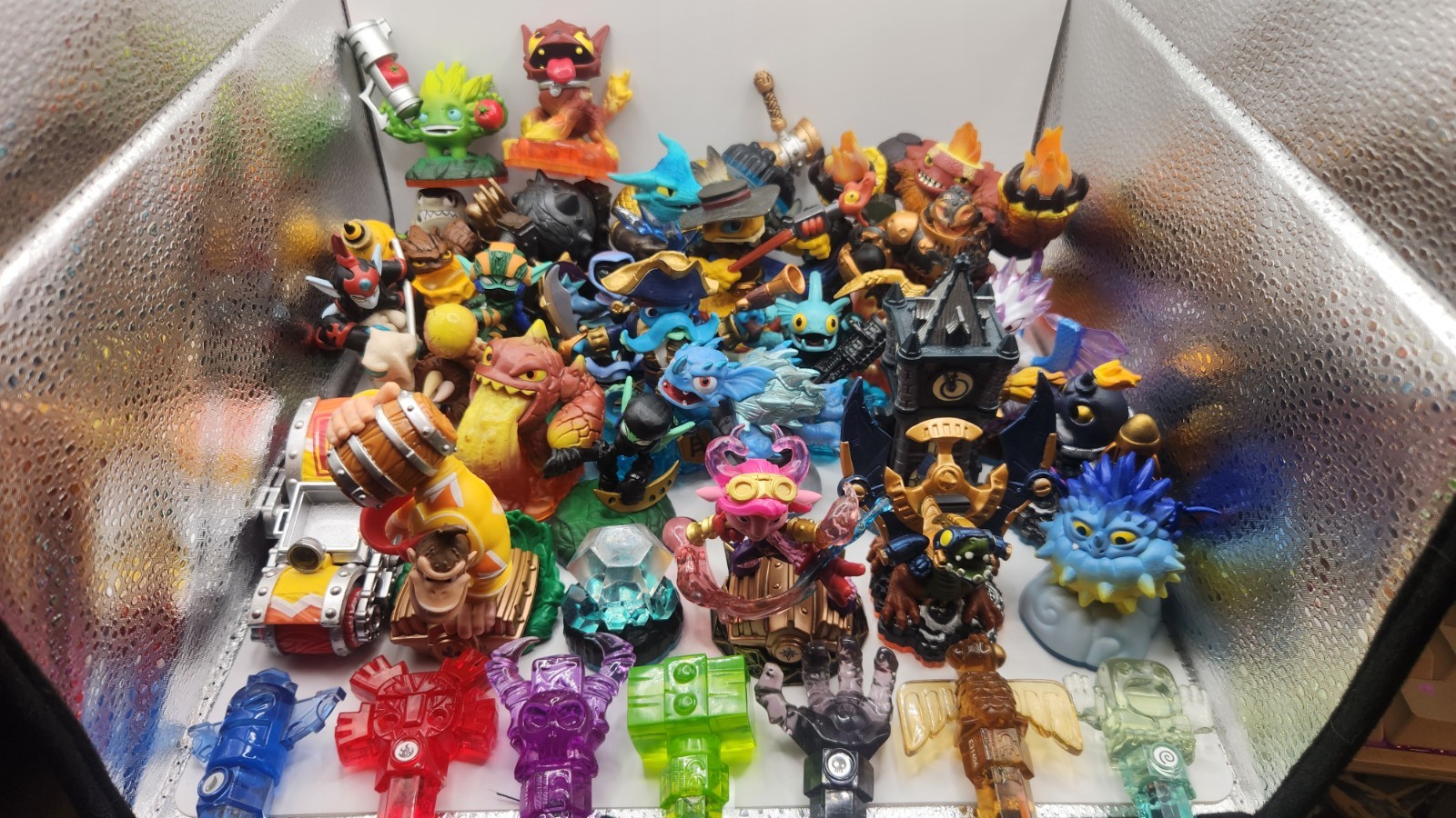 HUGE 5 Game Skylanders Lot x34 Figs – 3x Portal – 5 Games- Many Series
