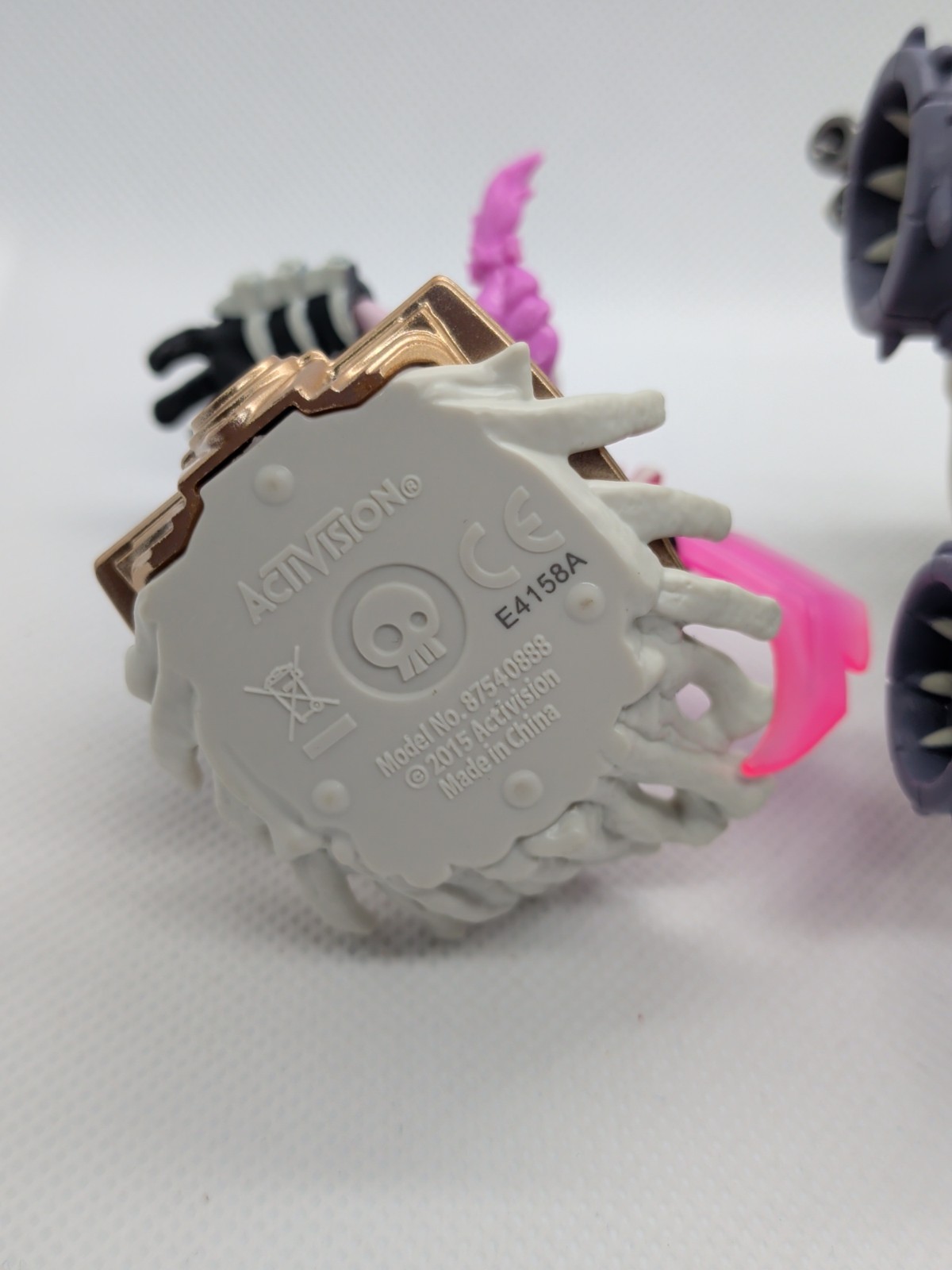 Skylanders Superchargers Bone Bash Roller Brawl Figure & Tomb Buggy Vehicle Set