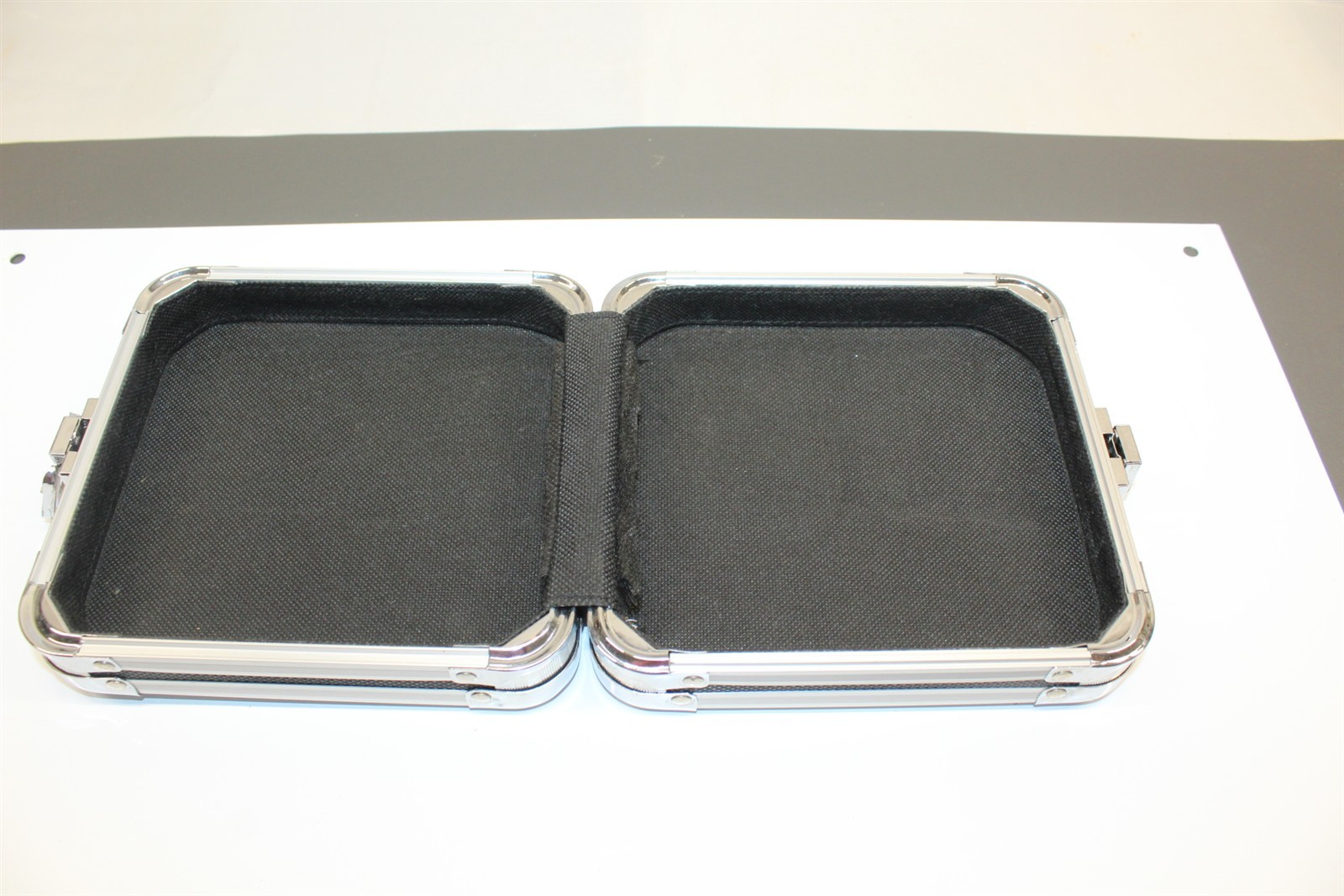 Vintage Rigid Storage Case 6″ x 6″ x 2″ Video Game Storage Travel