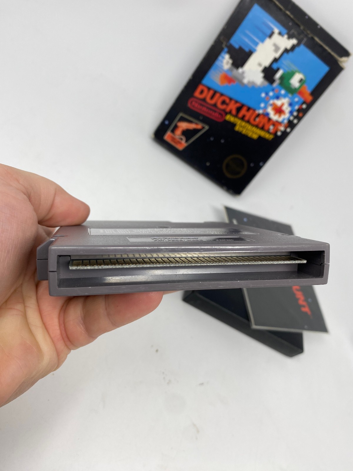 Duck Hunt Nintendo NES, 1985 5-Screw Unpunched Hangtab Complete CIB BLACK BOX