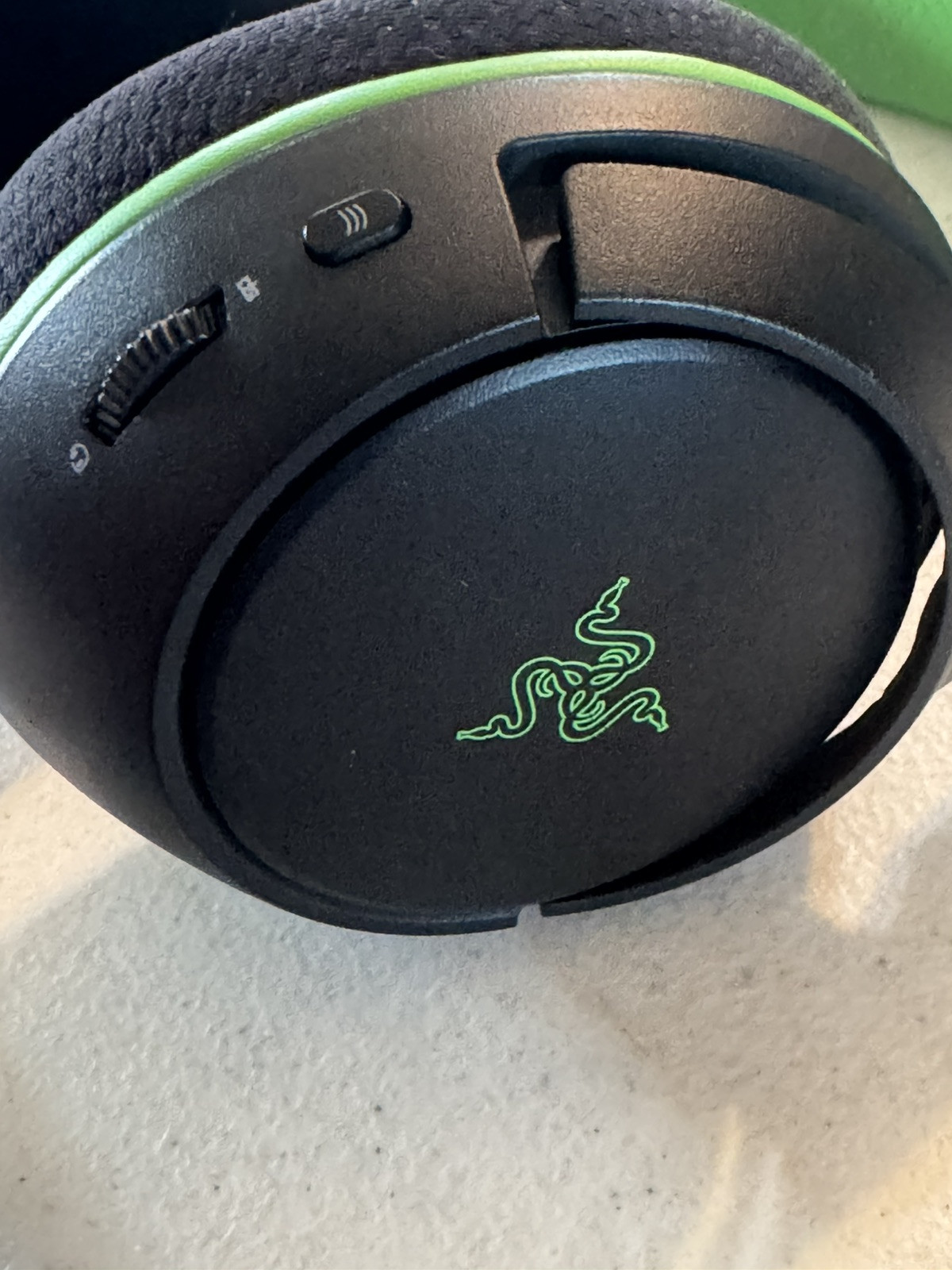 Razer Kaira Wireless Gaming Headset Xbox Series X|S Xbox One – OPEN BOX NEW