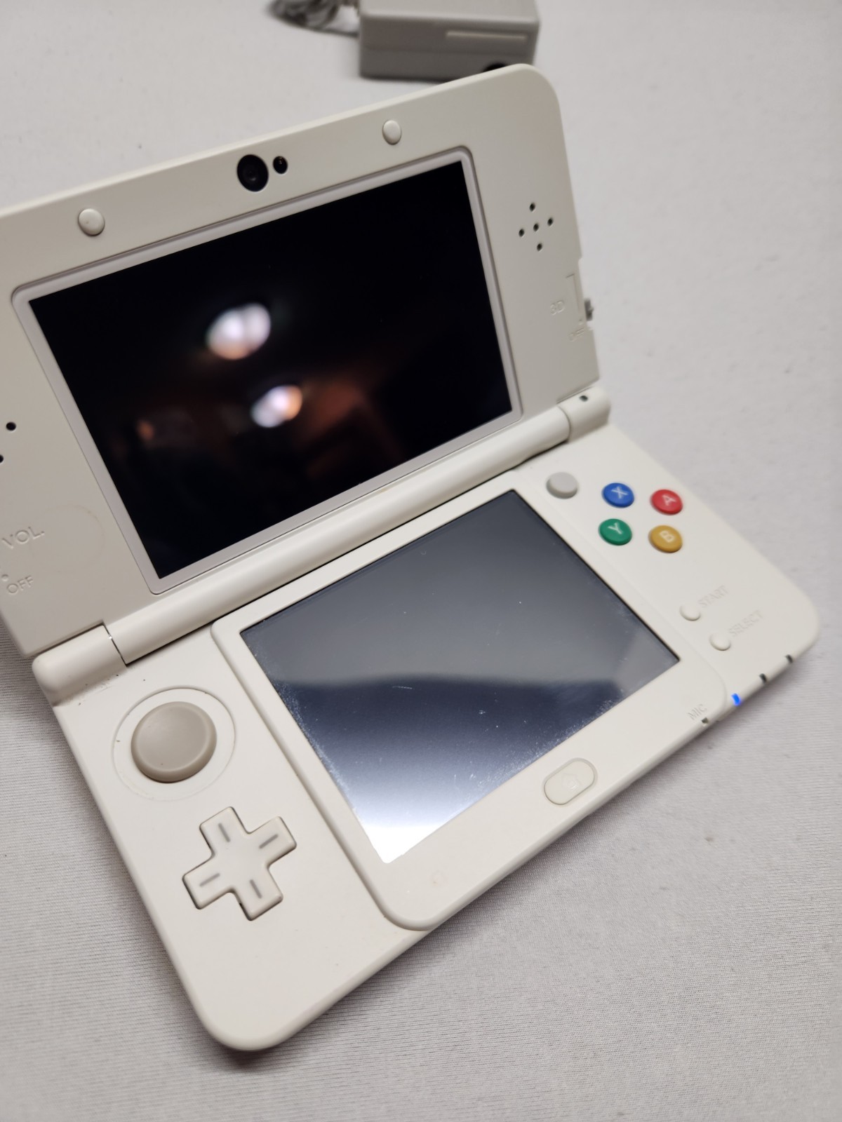 Nintendo 3DS Model Ktr-001 W/ Kisekae Mario Maker Plate Tested W/Non Oem Charger