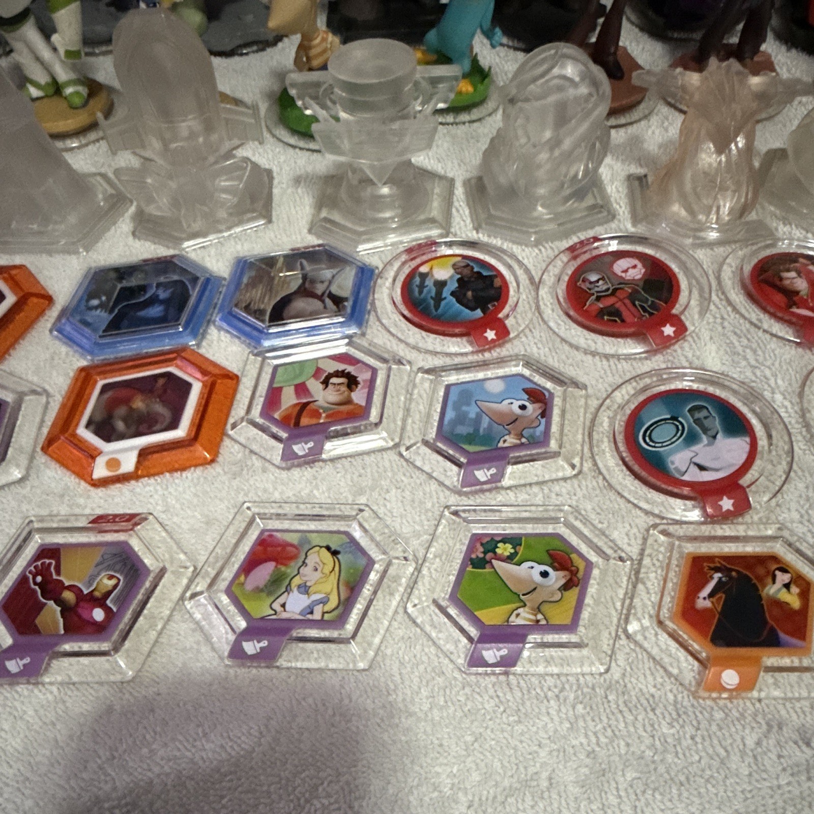 Disney Infinity 2.0 Xbox 360 Lot: Figures, Power Discs, 2 Base Portals + Game