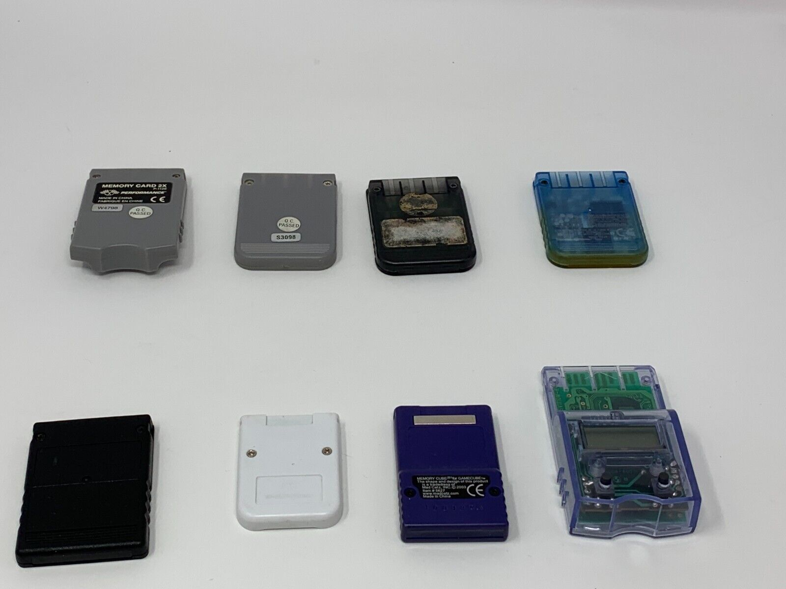 Lot of (8) Memory Cards Playstation 2 Sony 128MB Game Cube Max Memory 128MB PS1