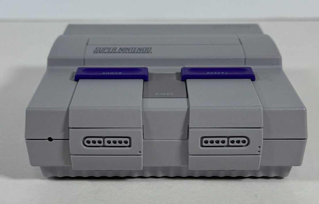 Nintendo SNES Classic Mini CLV-201 w 21 Built-In Games OEM Controller + Wireless