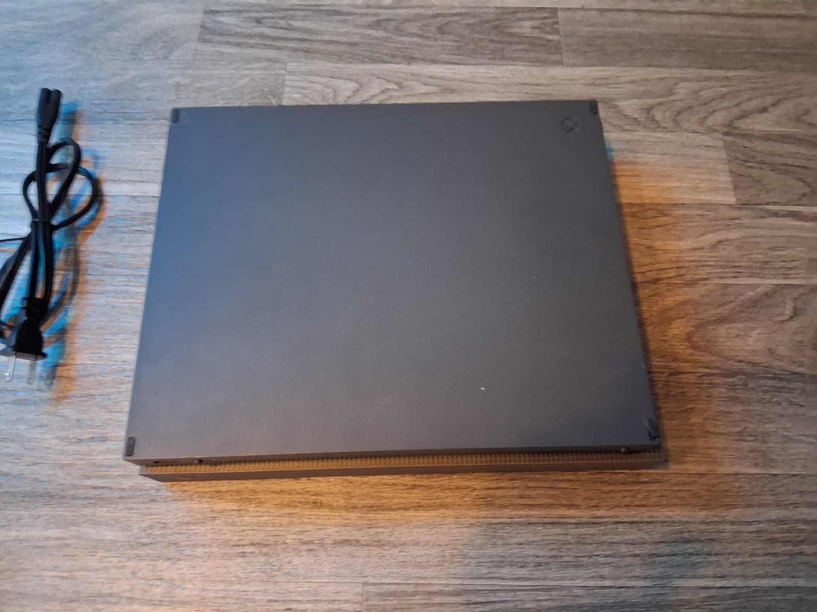 Xbox One X 1TB Gold Rush Special Edition Battlefield V Console Tested