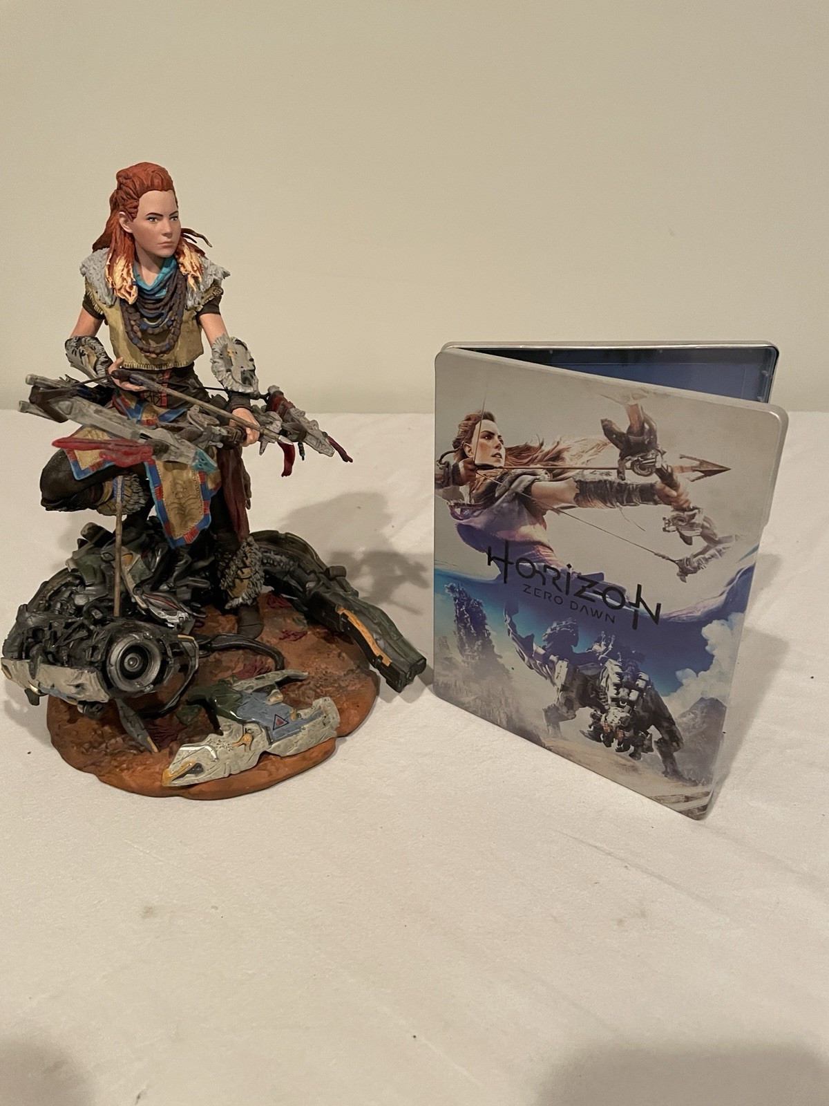 Horizon Zero Dawn Collector’s Edition 9″ Statue Huntress Aloy With Complete Game