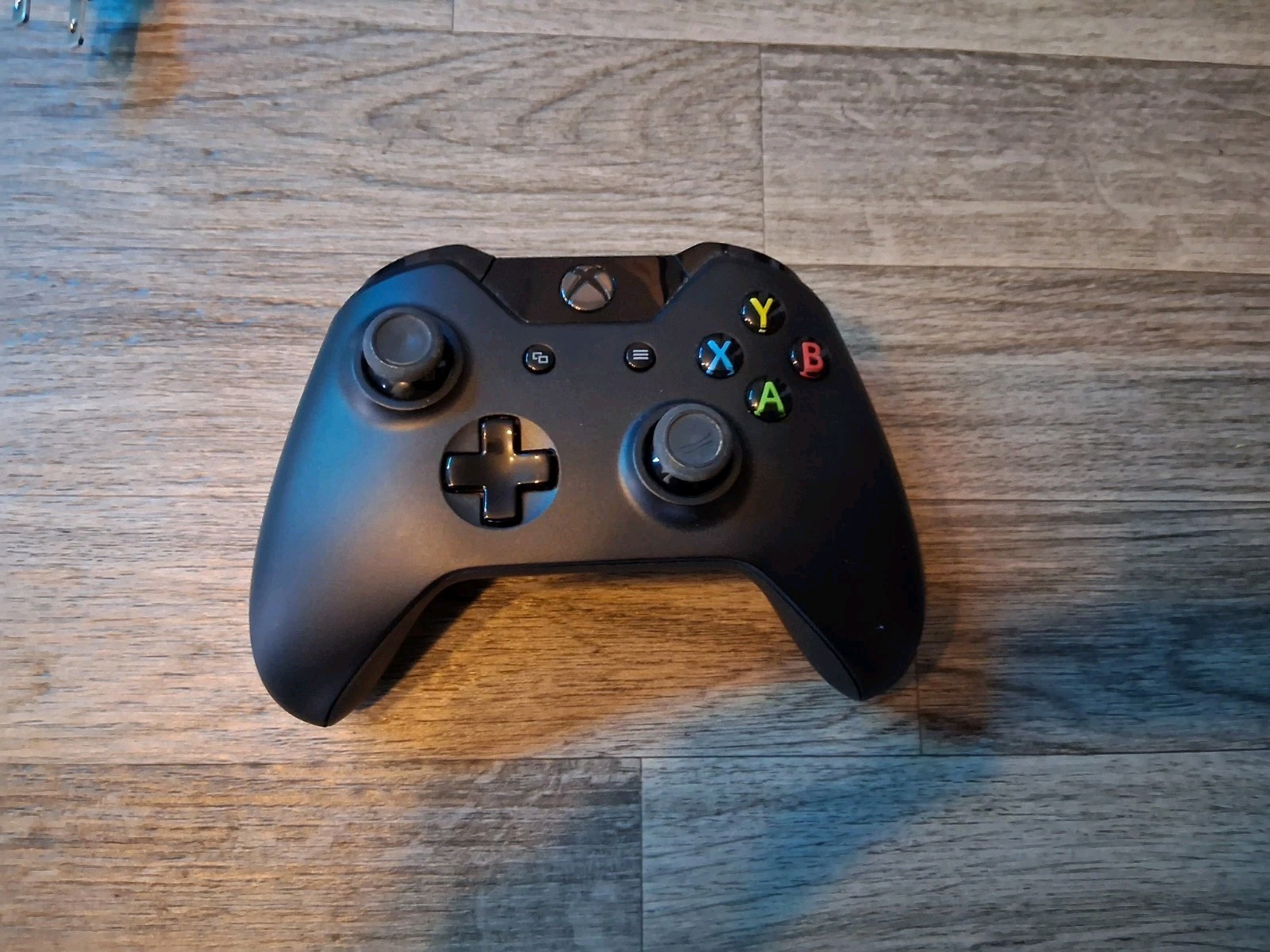 Xbox One X 1TB Gold Rush Special Edition Battlefield V Console Tested