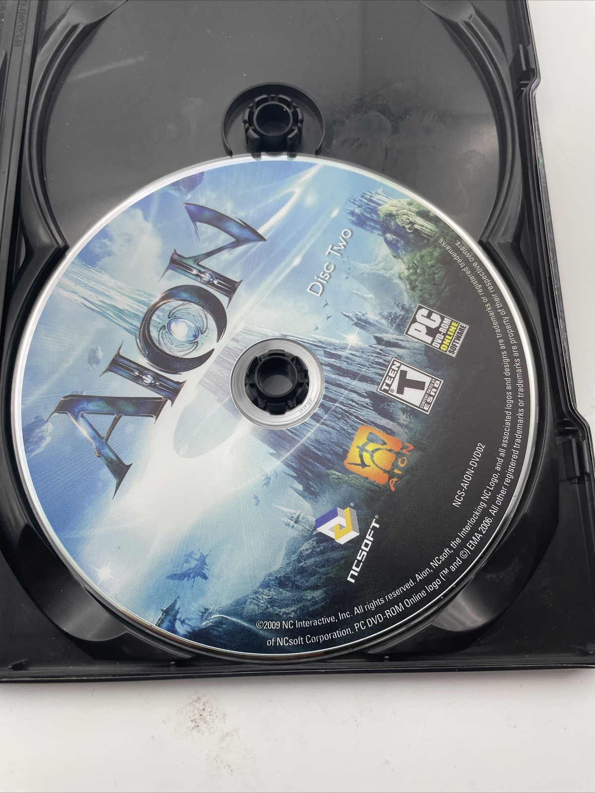 Aion PC DVD-ROM Game Steelbook Case CIB Complete Manual 2 Disc RPG Video Gaming