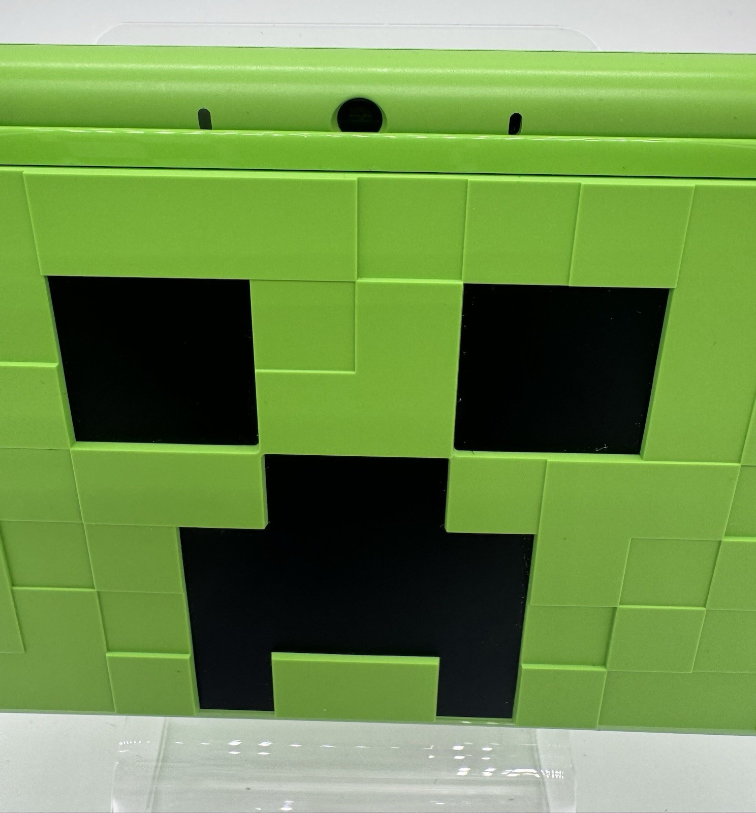 Nintendo New 2DS LL Minecraft Creeper Edition-4gb-Box, matching SN, & Charger