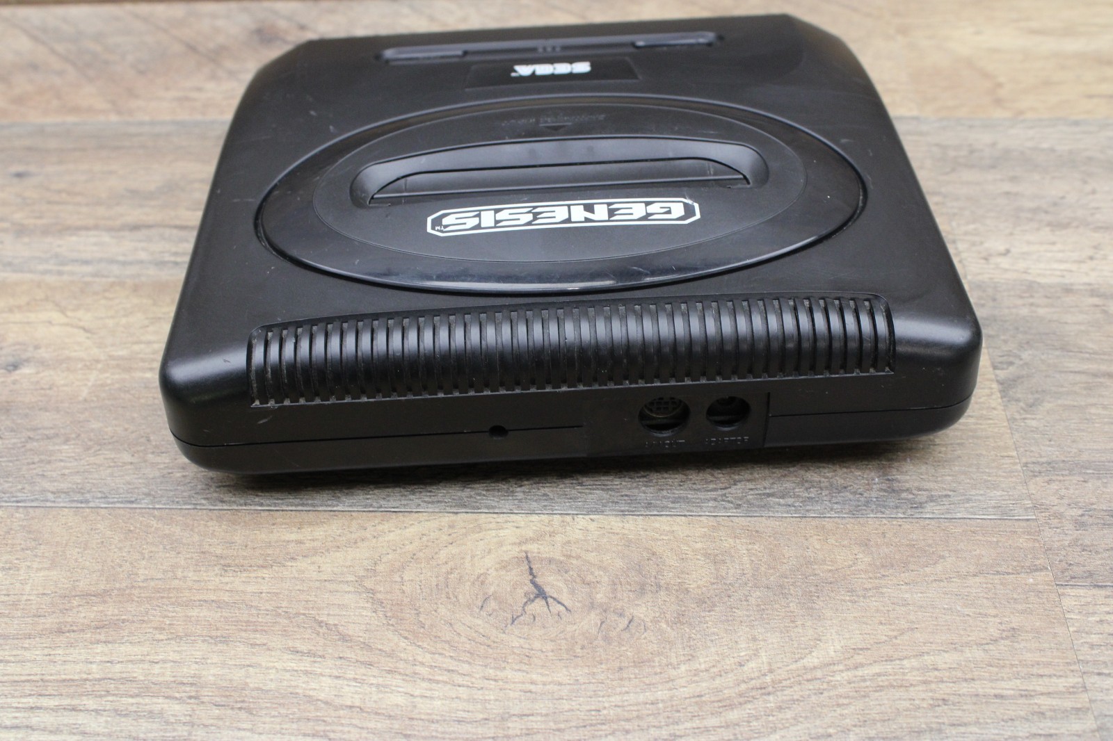 Sega MK-1631 – VA1 Genesis Console System & Controller Only – Fully Tested.