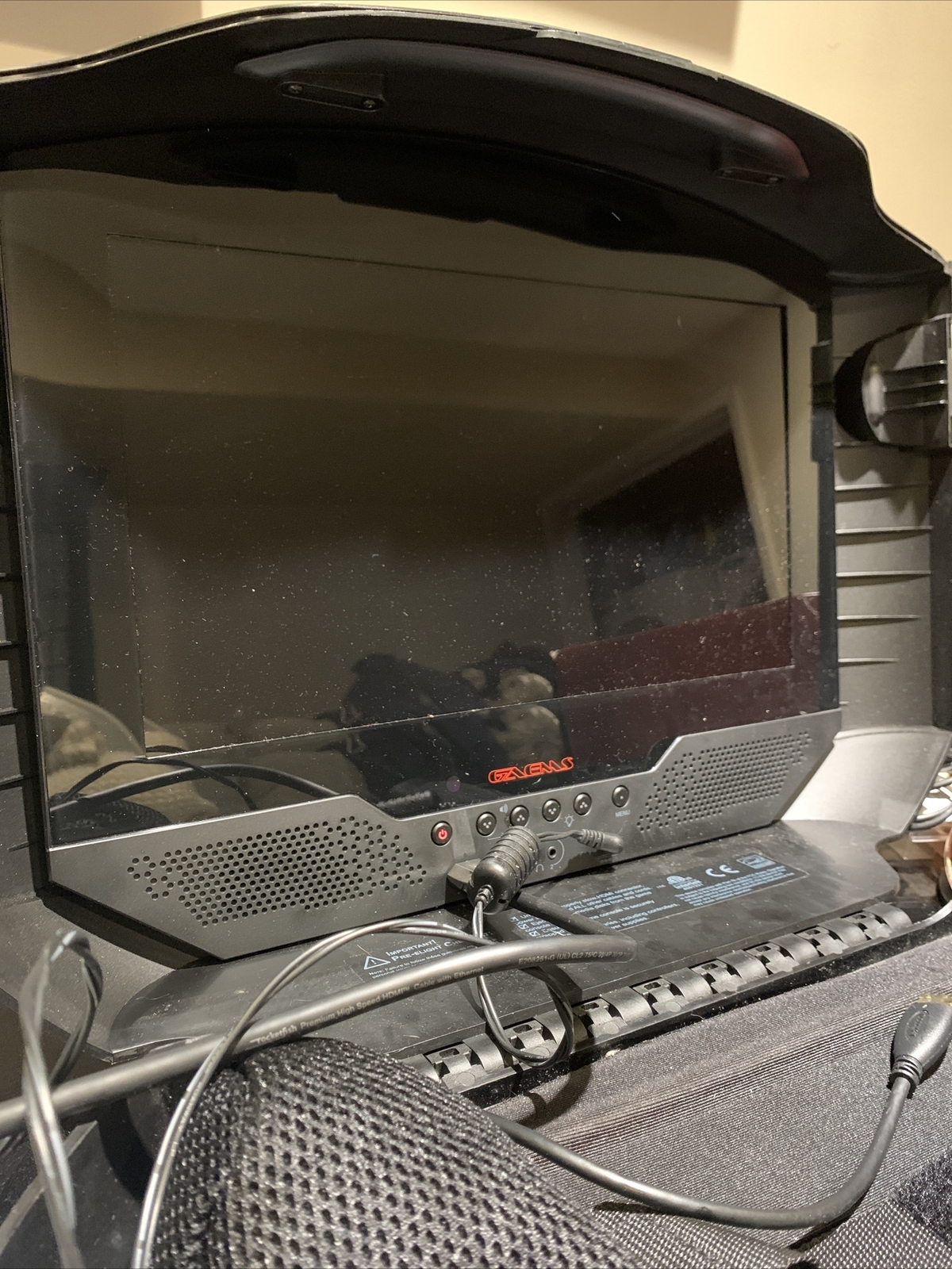 GAEMS G155 LCD Gaming Case