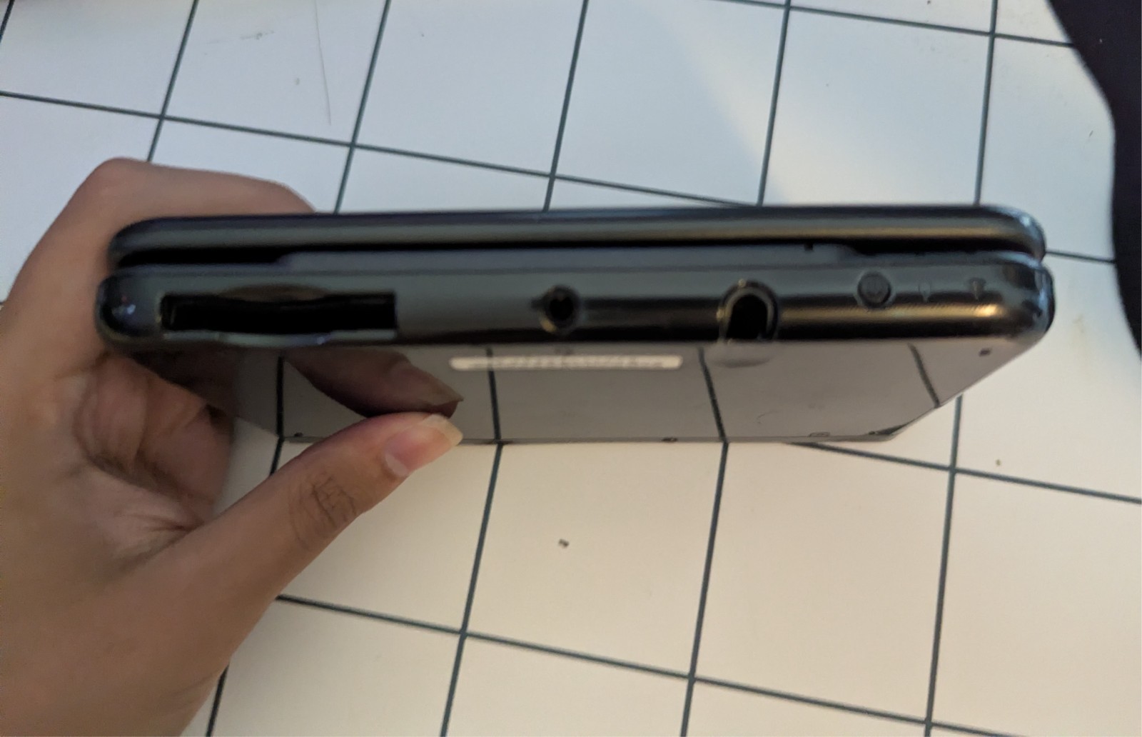 Nintendo New 3DS XL 4GB Handheld Gaming System – Won’t Boot