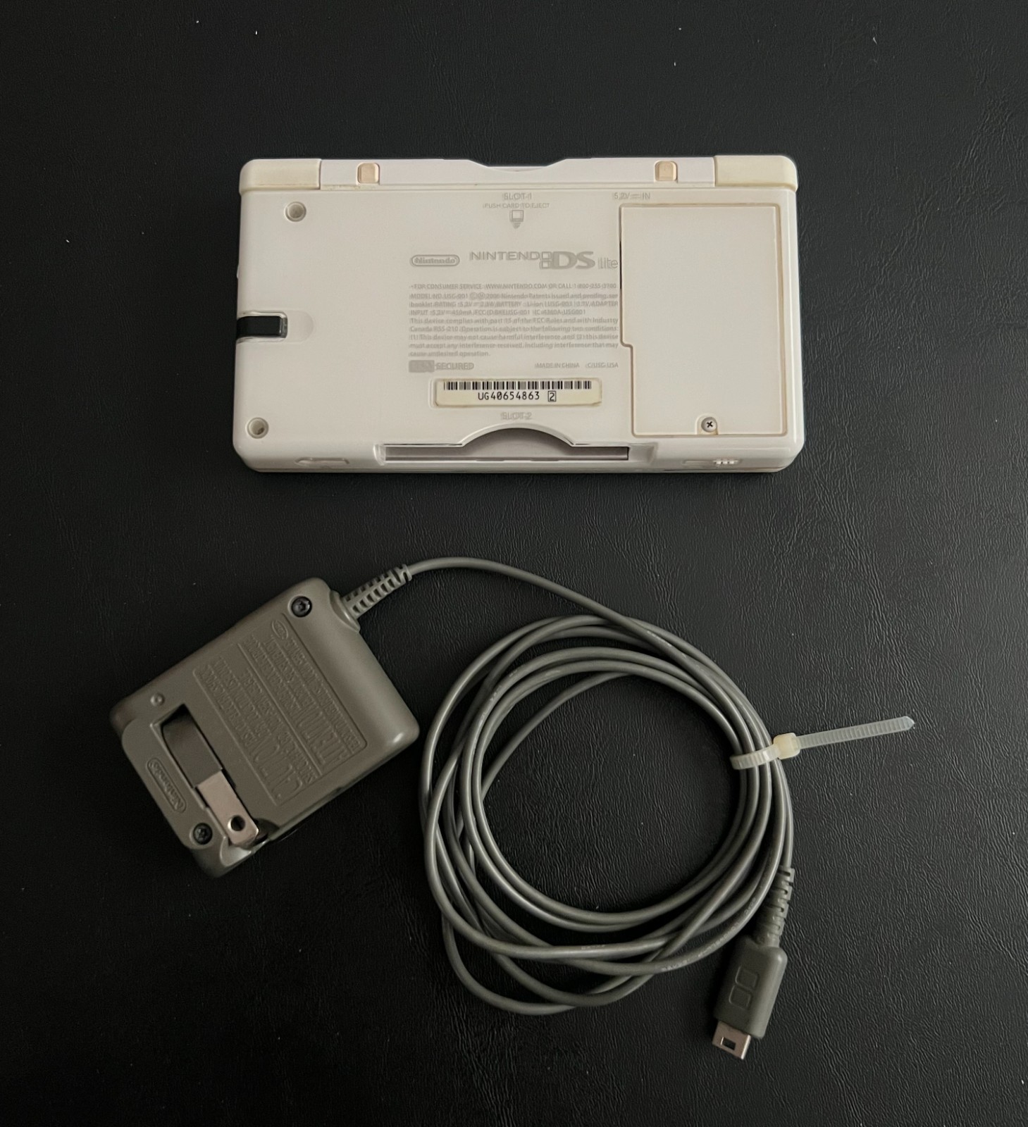 Nintendo DS Lite White Handheld Console Tested & Working w/ Charger & Stylus