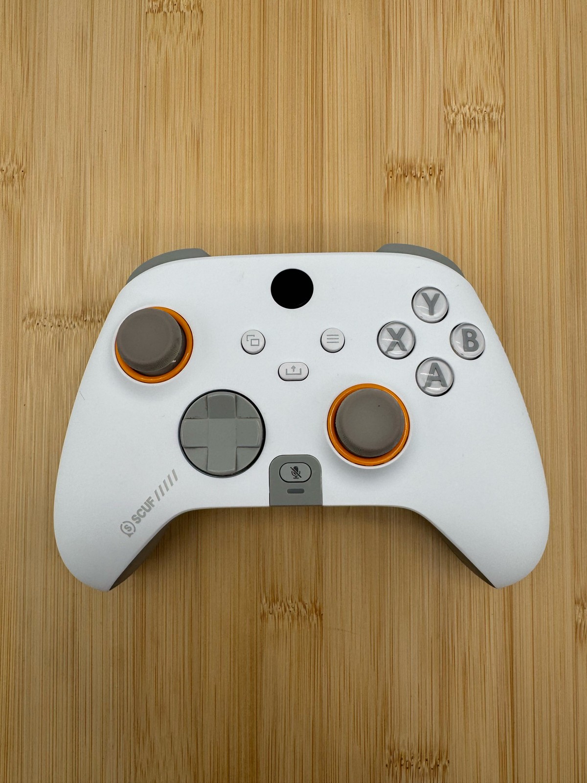 SCUF Instinct Pro Wireless Controller Paddles Xbox Series X S PC White