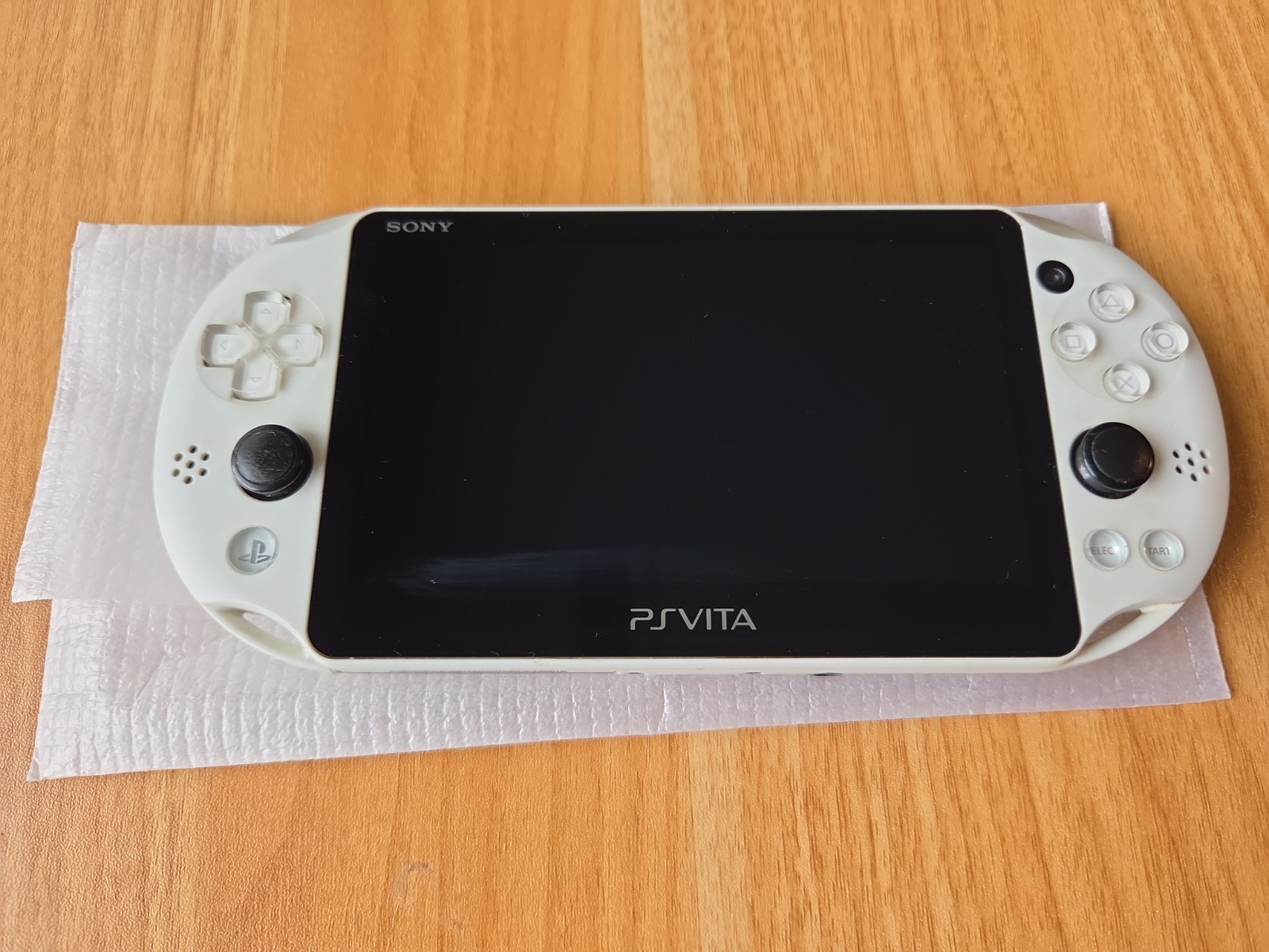 Sony PS Vita PCH-2000ZA22 1GB Handheld Console – Glacier White CIB US SELLER