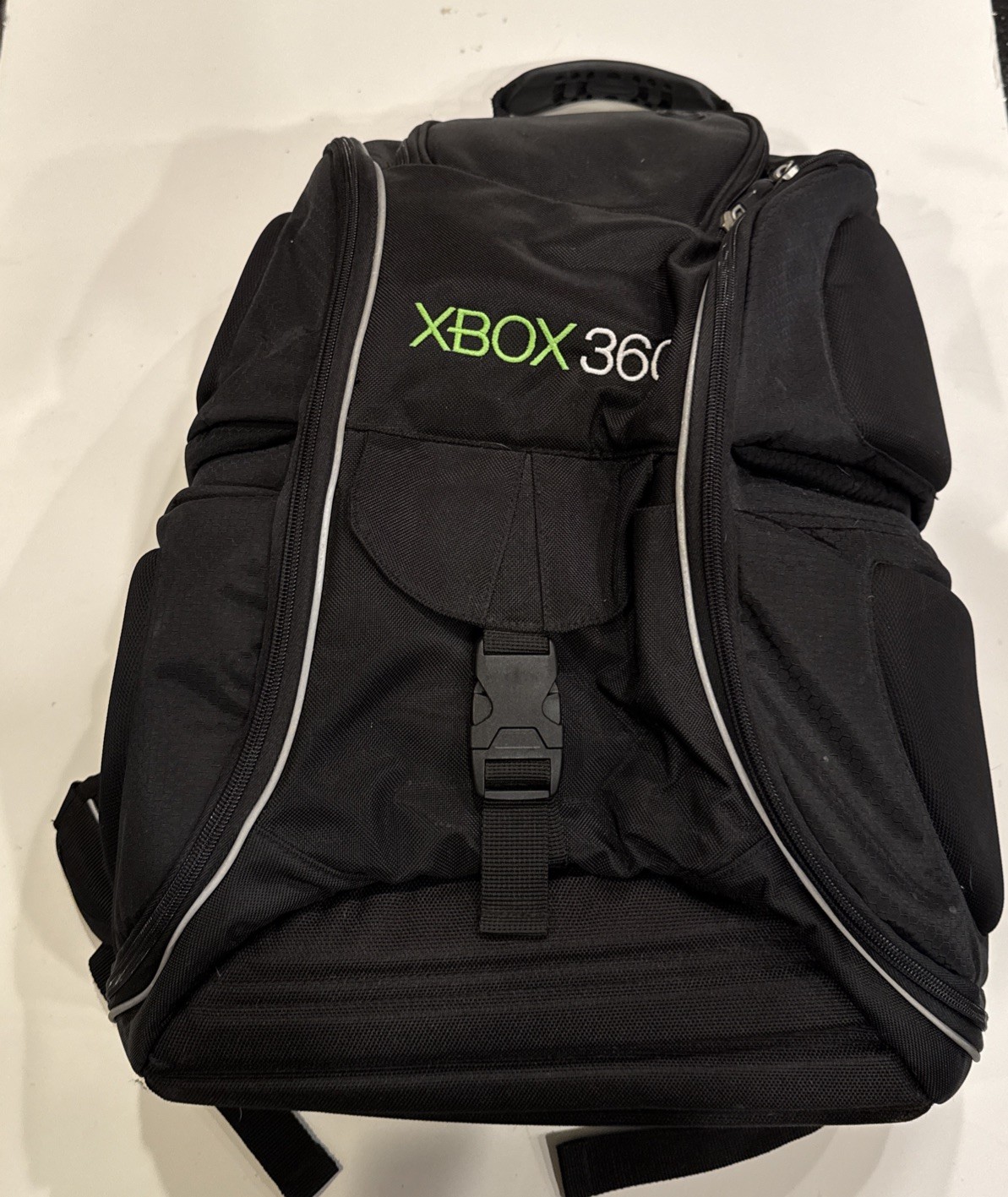 Black Mad Catz Licensed Xbox 360 Padded Backpack Case w/ Partitions Black Nylon