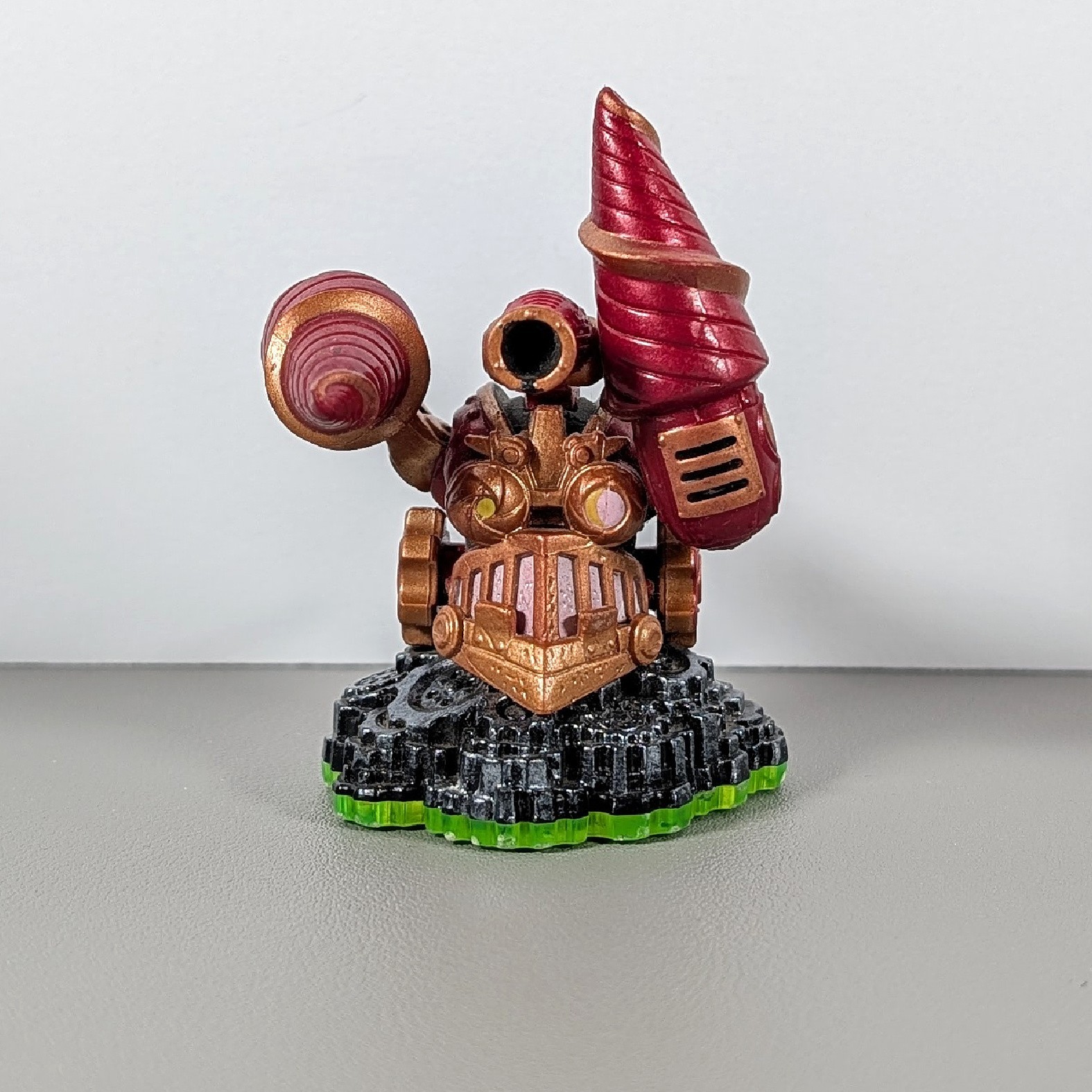 Skylanders Spyro’s Adventure Figure – Drill Sergeant (Green Base)