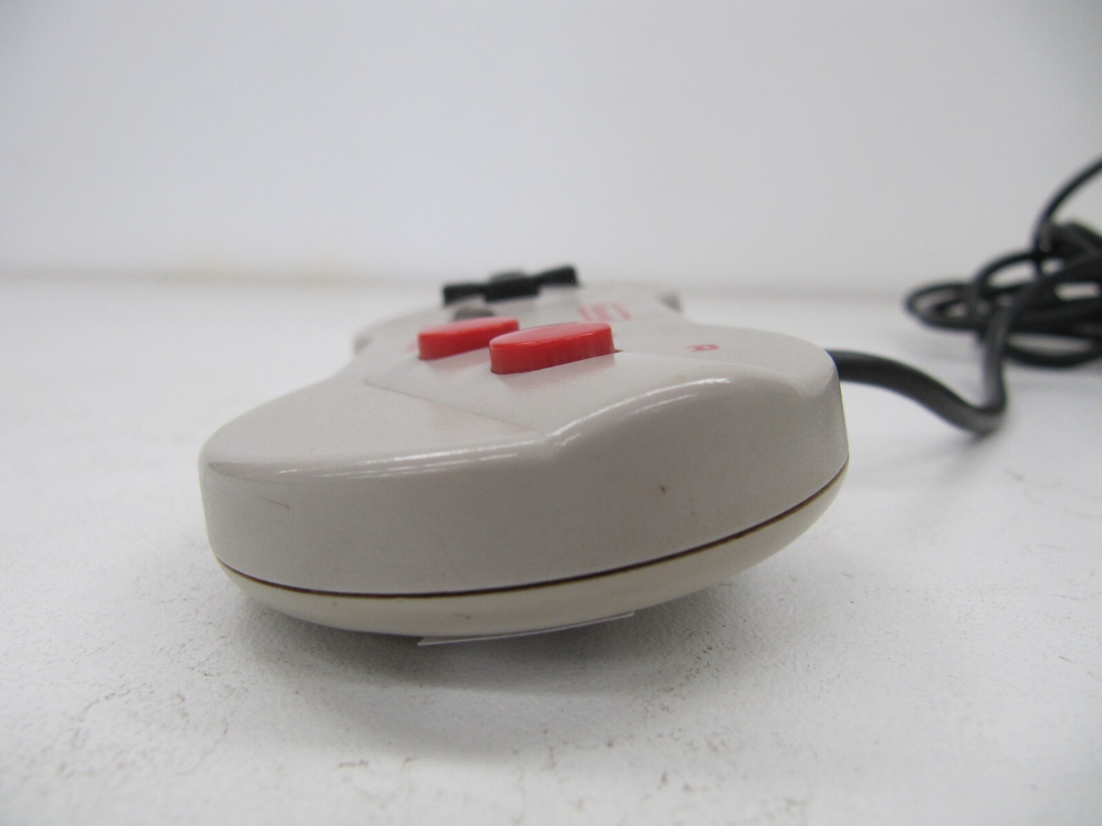 Nintendo NES Controller Genuine Entertainment System Original NES-039 RETRO Grey