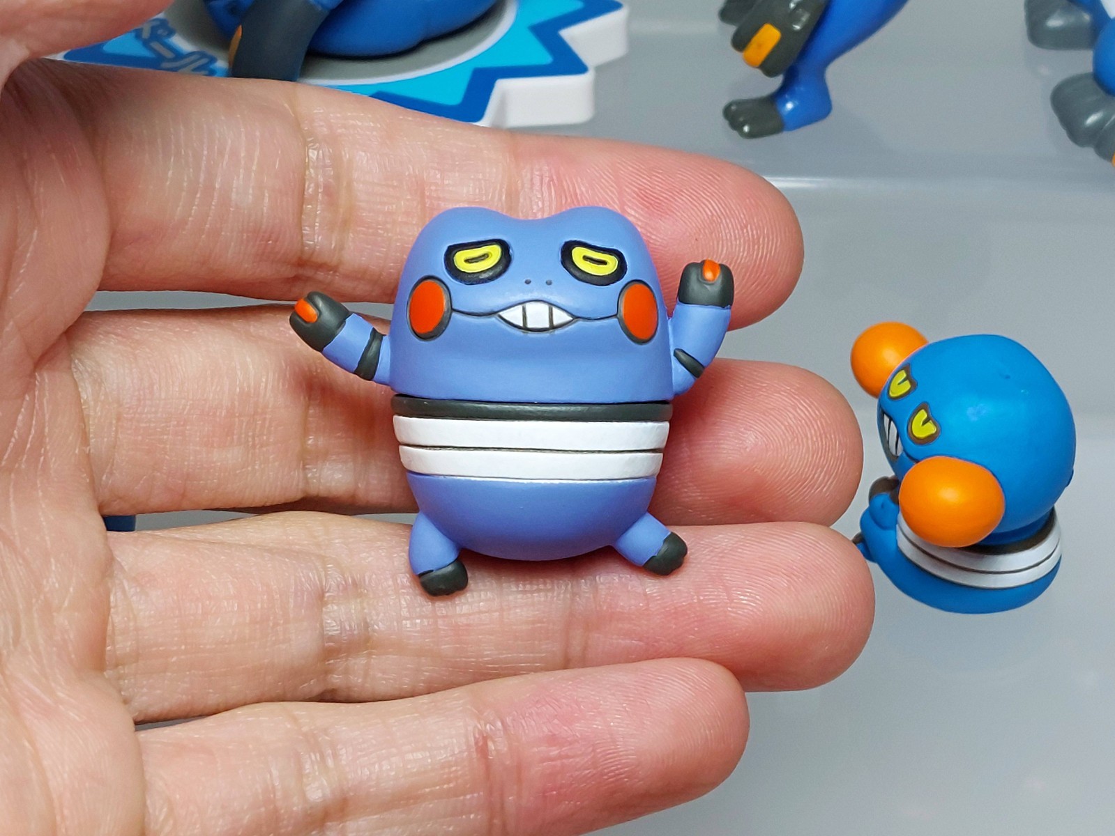 Croagunk Guregguru Pokemon Figure Set PC Tomy Banpresto Bandai Japan 0.7-1.8in