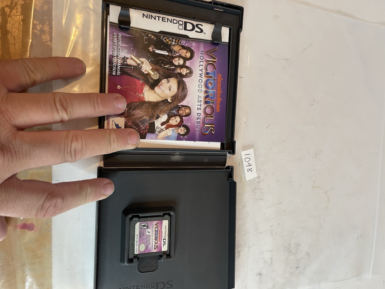 D3Publisher Victorious Hollywood Arts Debut Nintendo DS 2011 w/ Manual Case