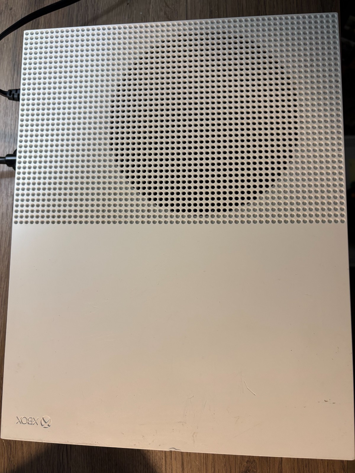 Xbox One S 1TB with Controller, HDMI, Power Cord, and 7 Xbox One Games-Working