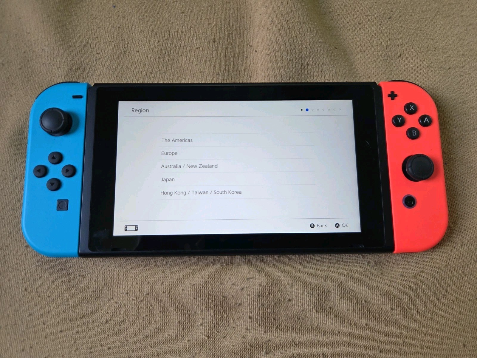 Nintendo Switch V2 32GB w/Box w/ Mario Bros U Deluxe & Controller WORKS/READ
