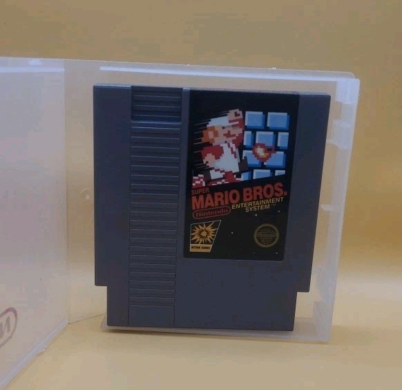 SUPER MARIO BROS. NINTENDO 5 Screw, with hard plastic case