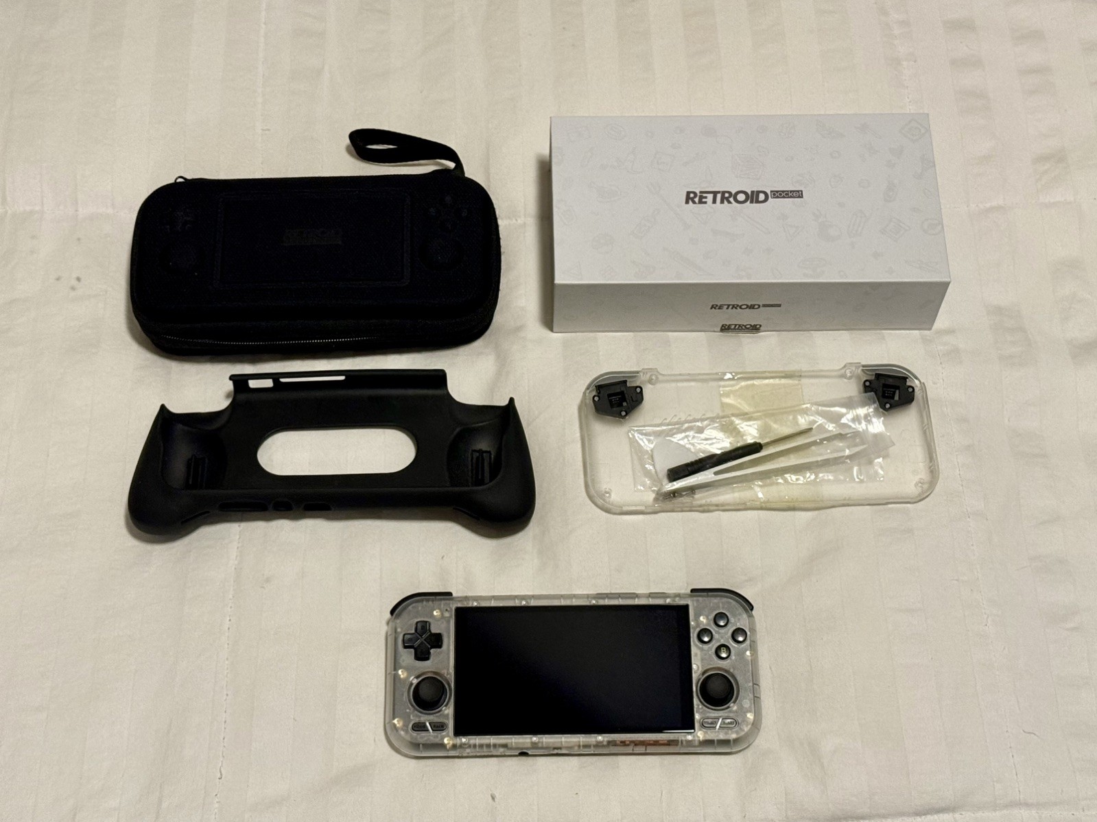 Retroid Pocket 4 Pro + Official Grip & Case, 128GB + 1TB SD Card
