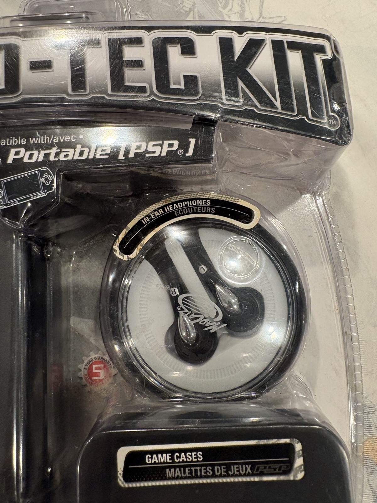 Mad Catz Sony PSP 12 pc Pro Kit w/ Headphones Brand New